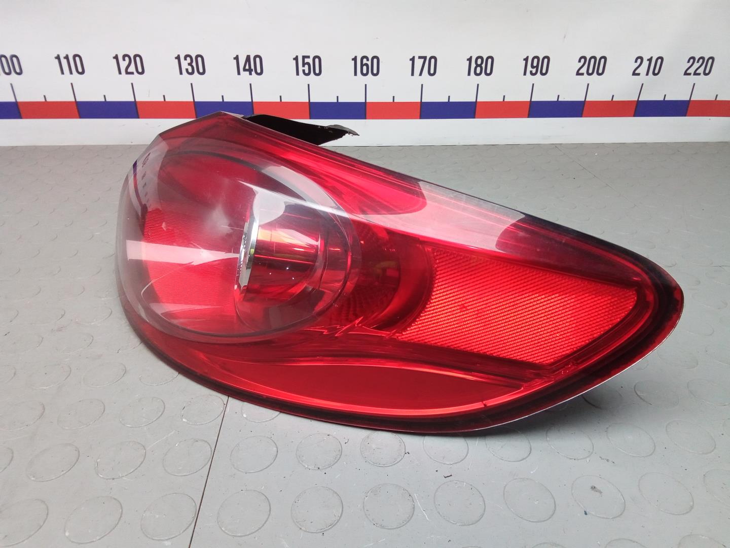 Фонарь задний правый