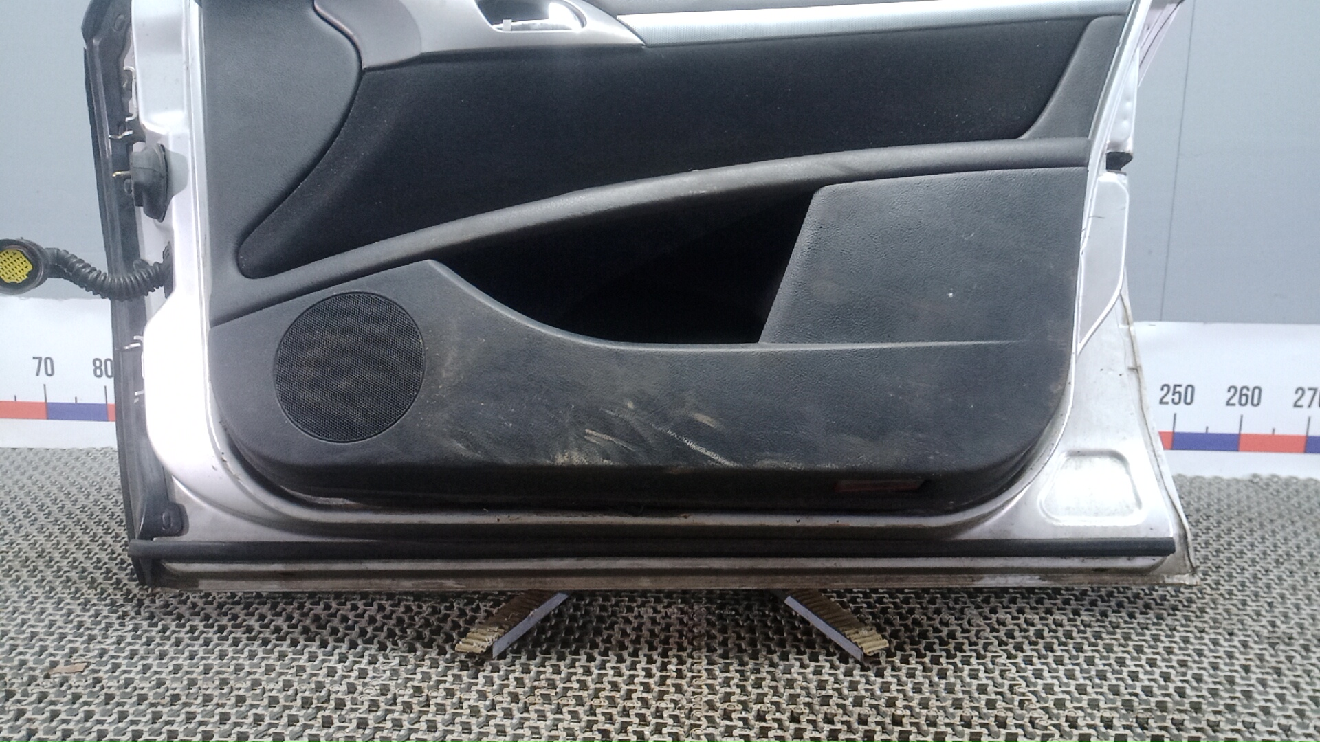 Дверь передняя правая