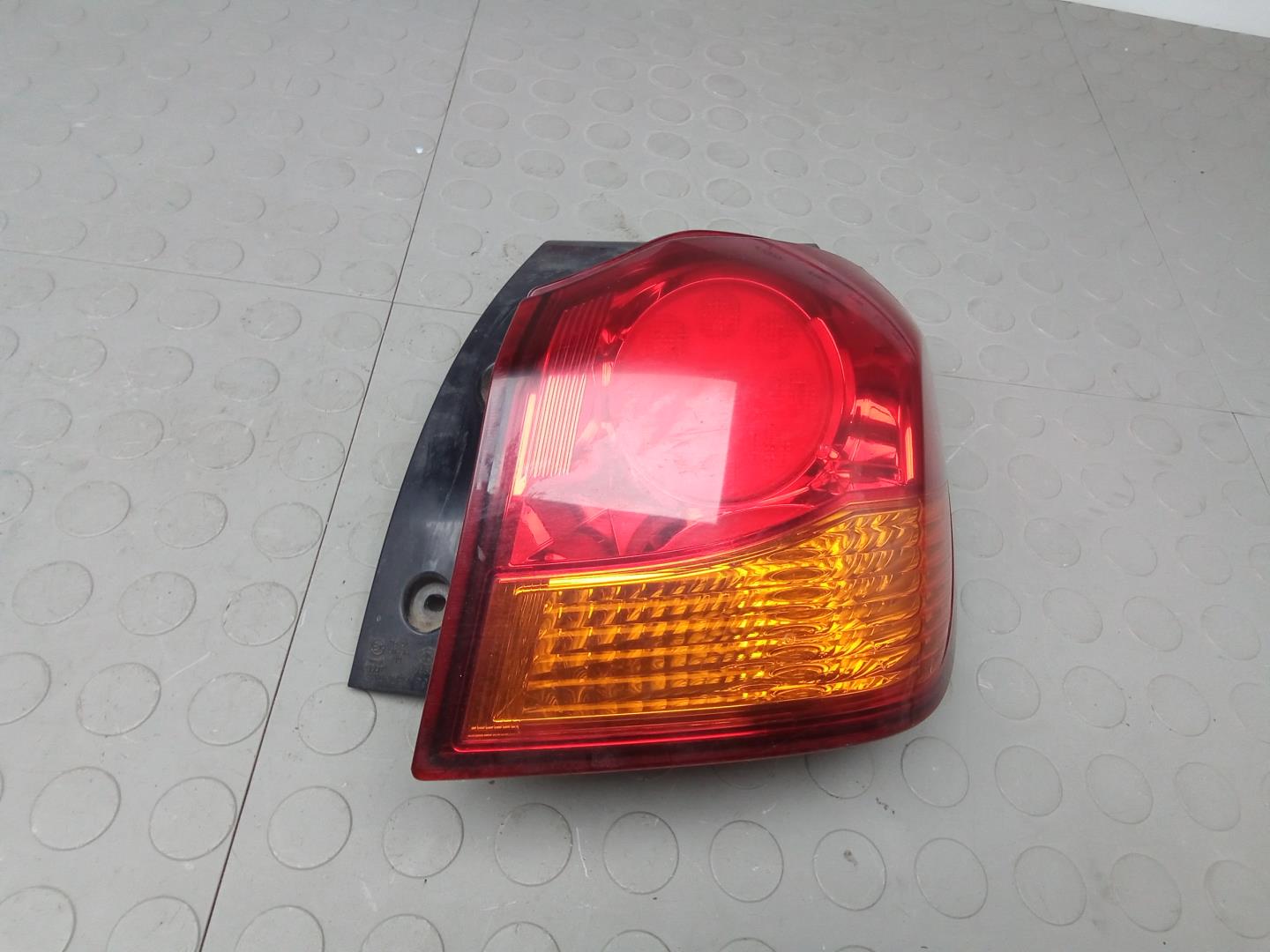 Фонарь задний правый