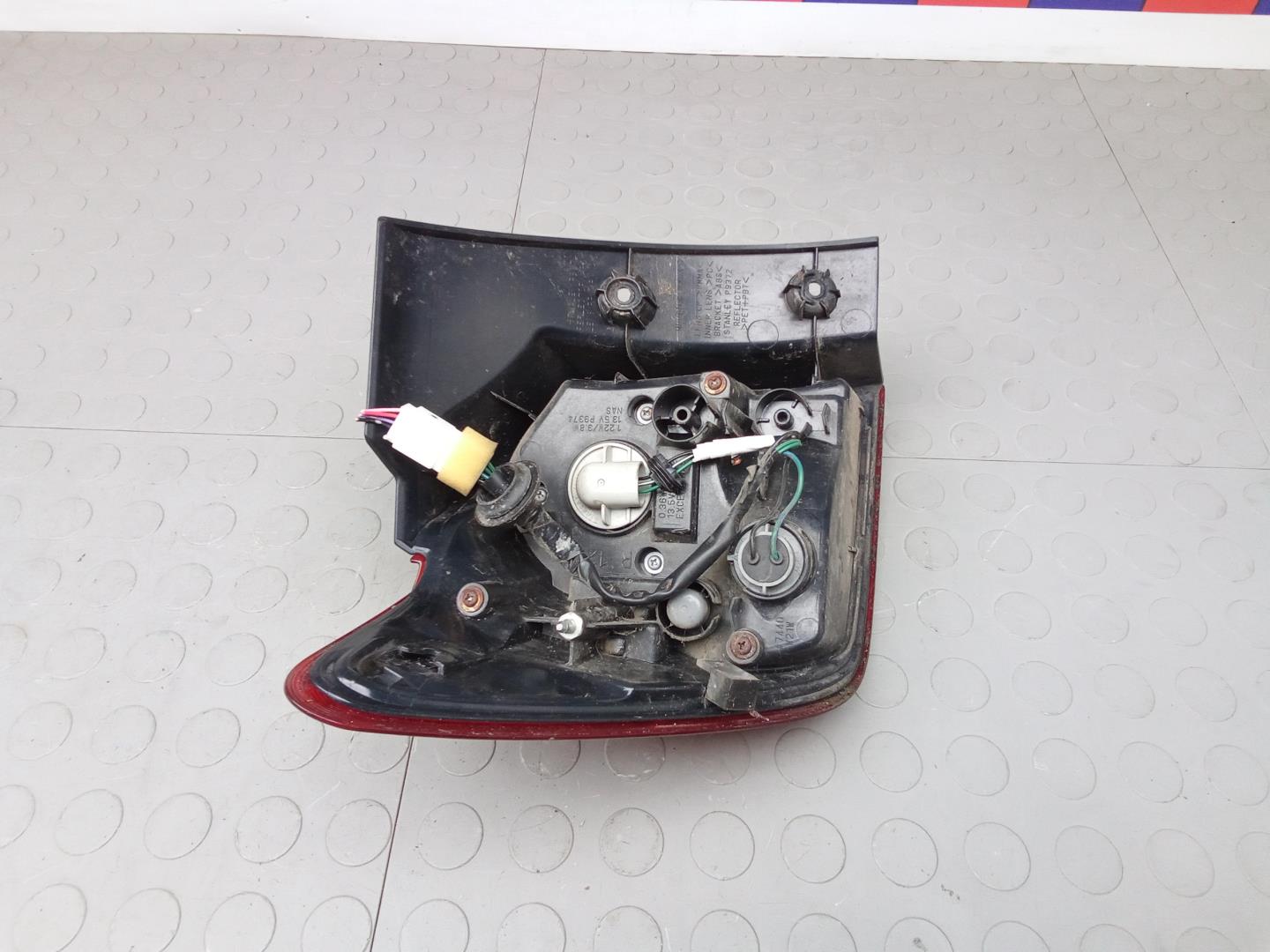 Фонарь задний правый