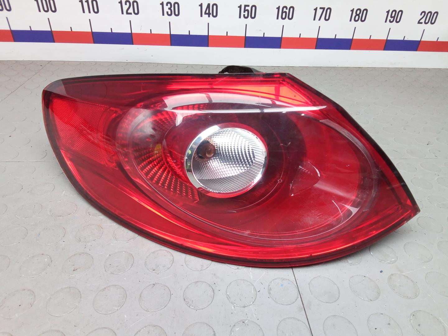 Фонарь задний левый