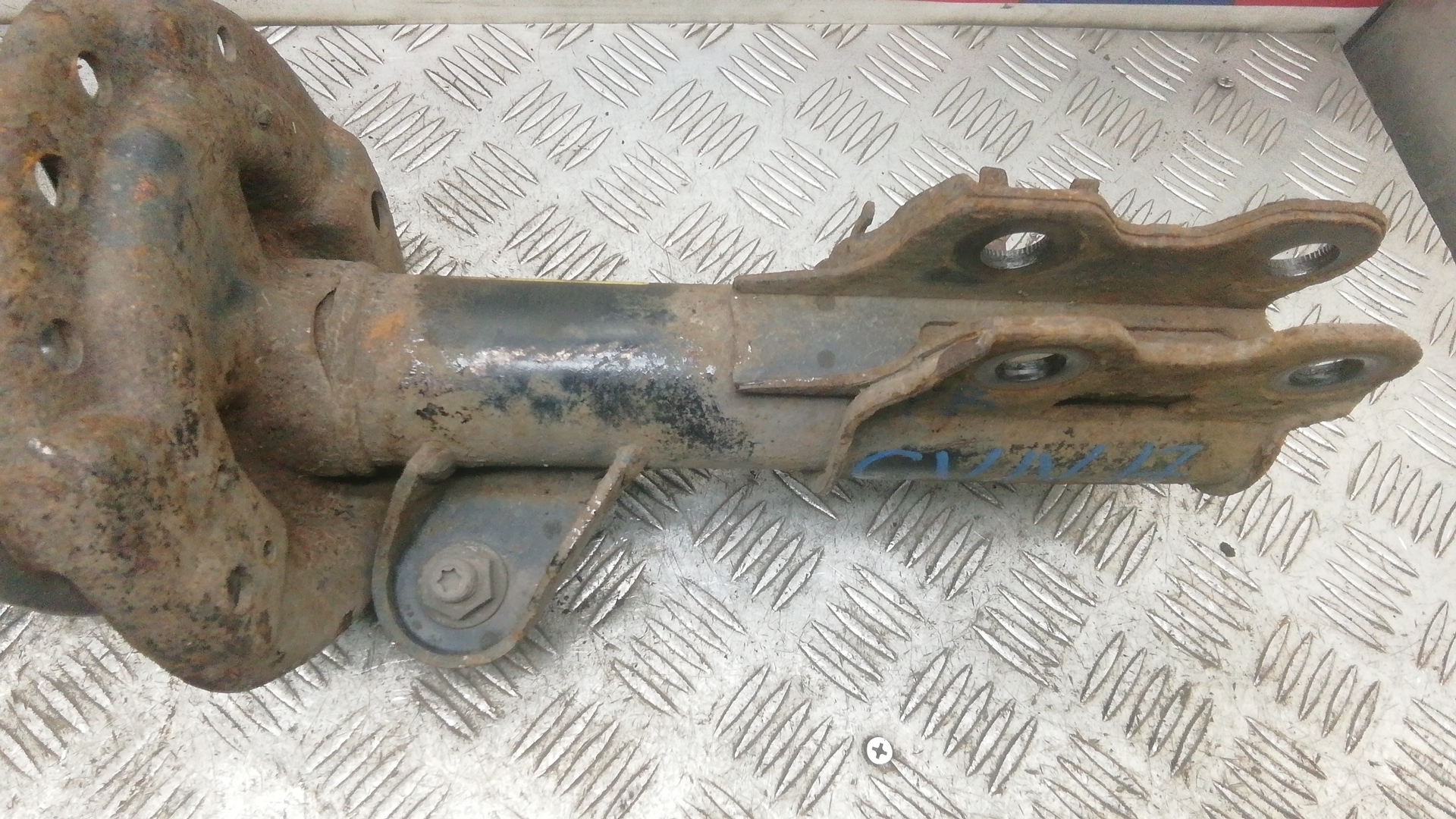 Амортизатор передний правый