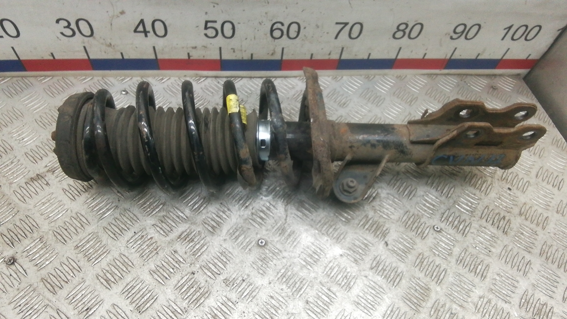 Амортизатор передний правый