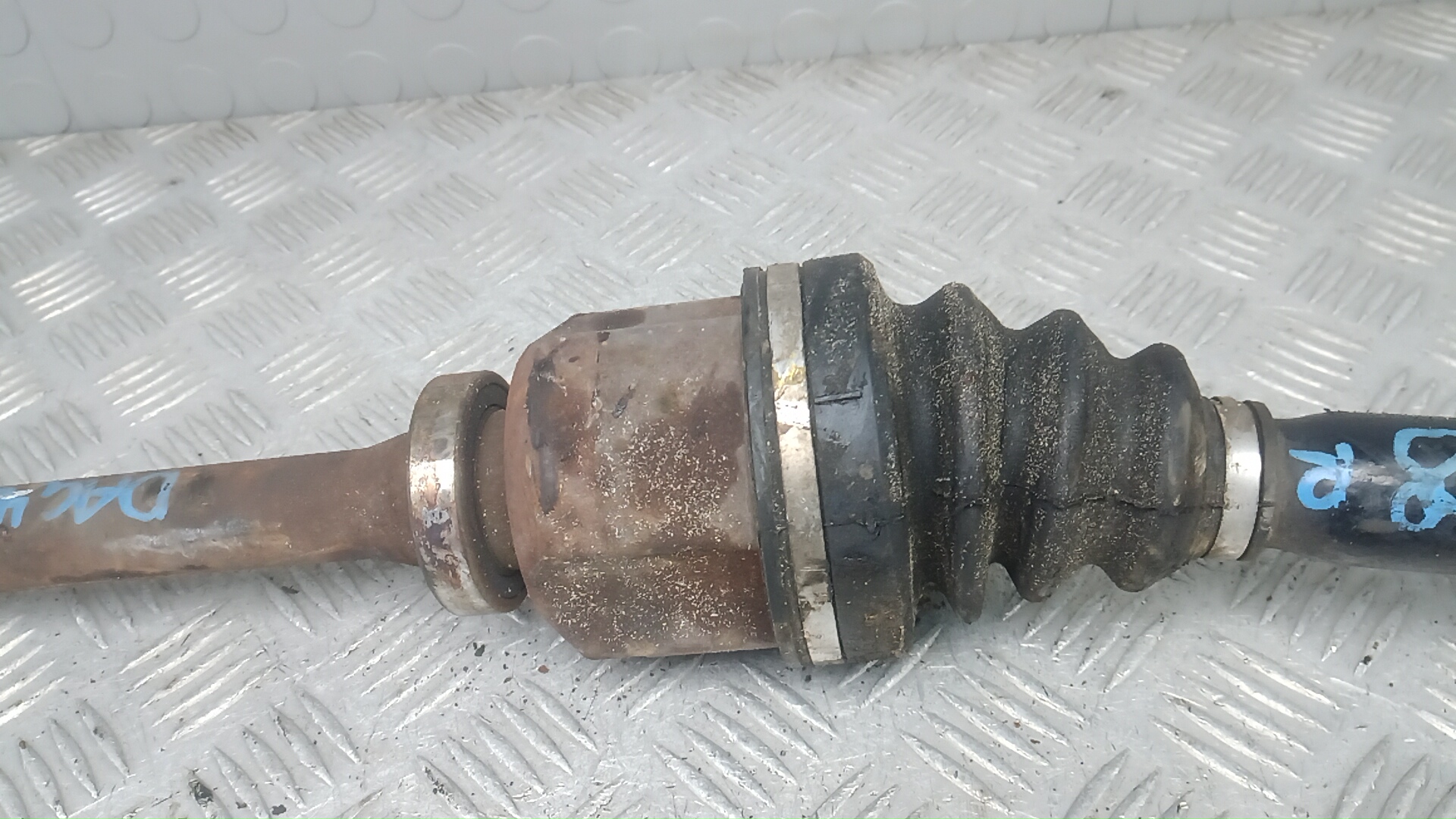 Полуось передняя правая