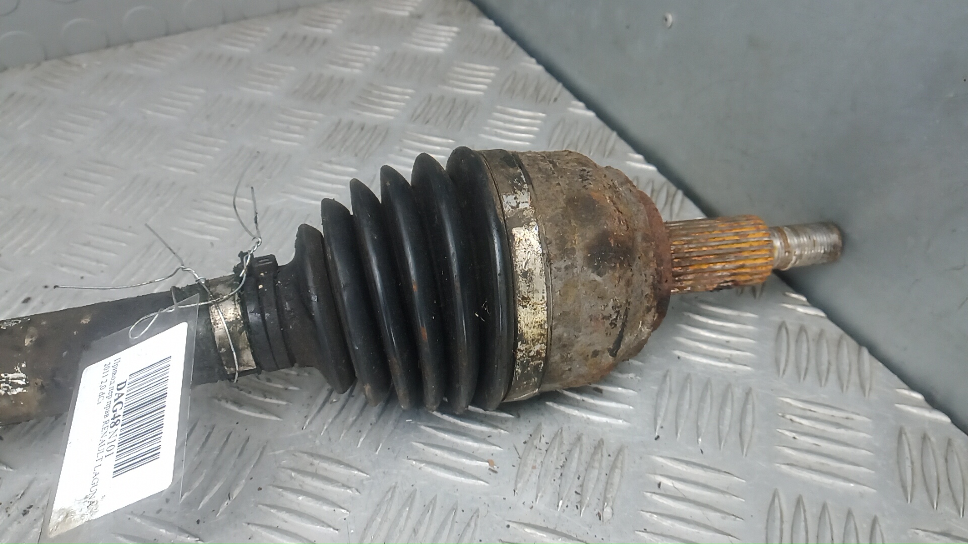 Полуось передняя правая