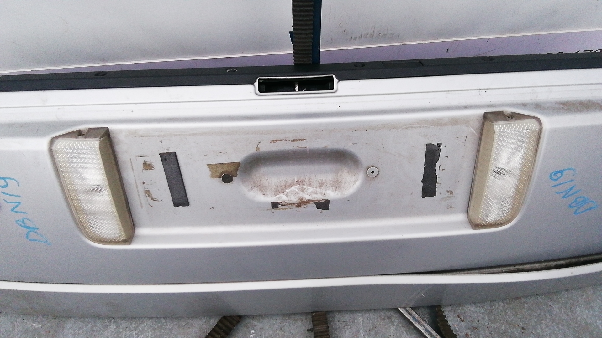 Дверь багажника нижняя (борт)