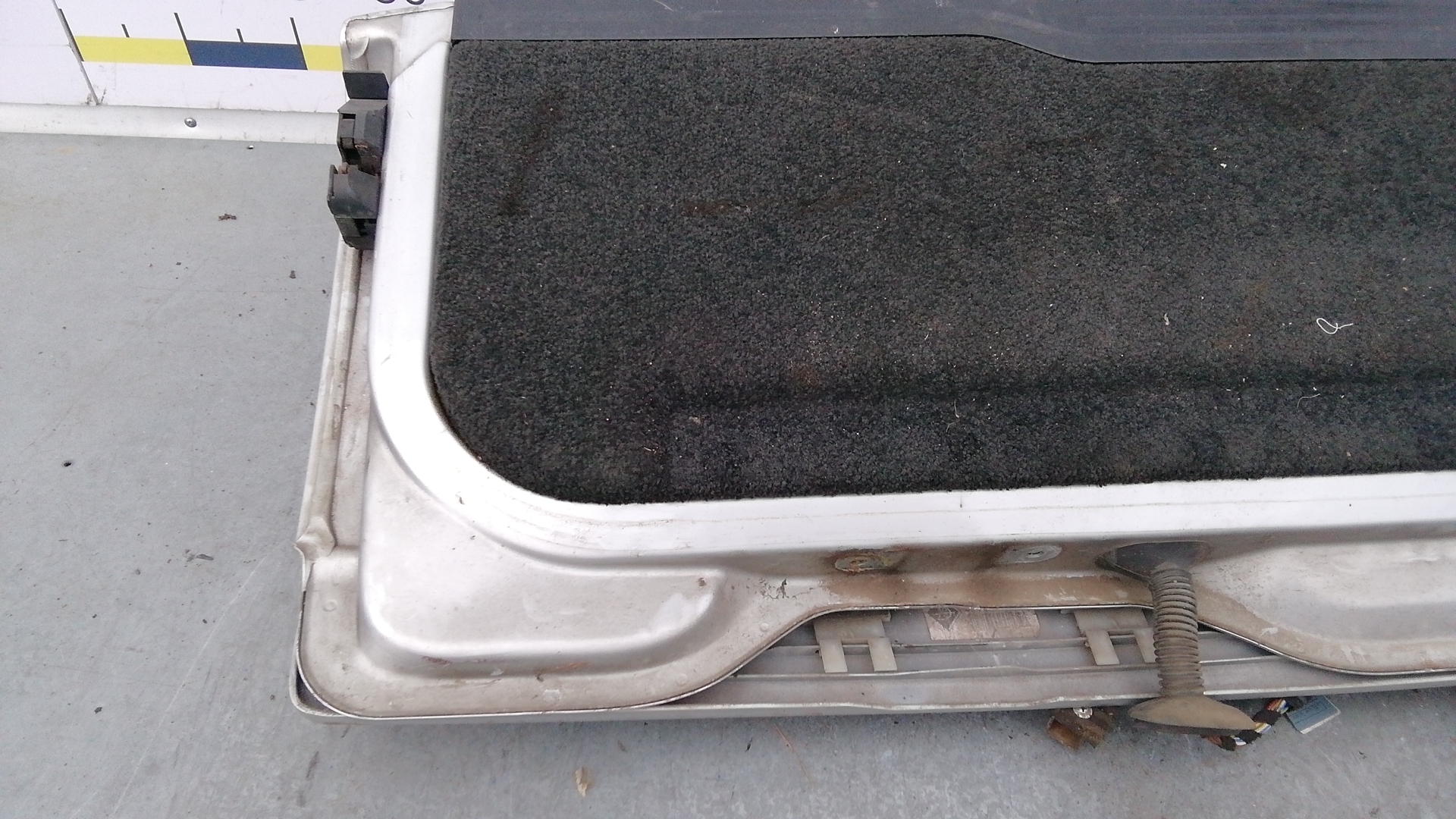 Дверь багажника нижняя (борт)