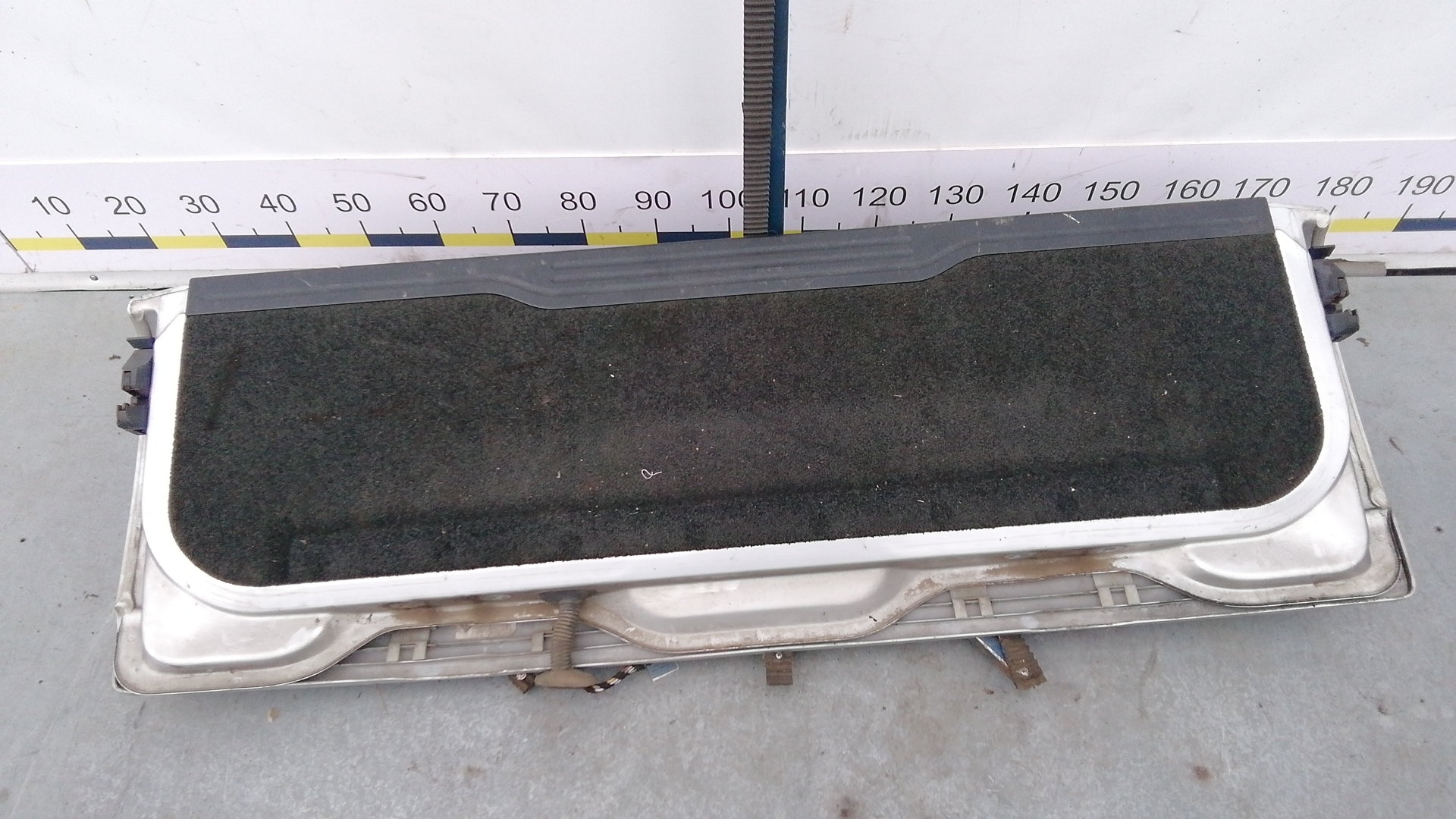 Дверь багажника нижняя (борт)