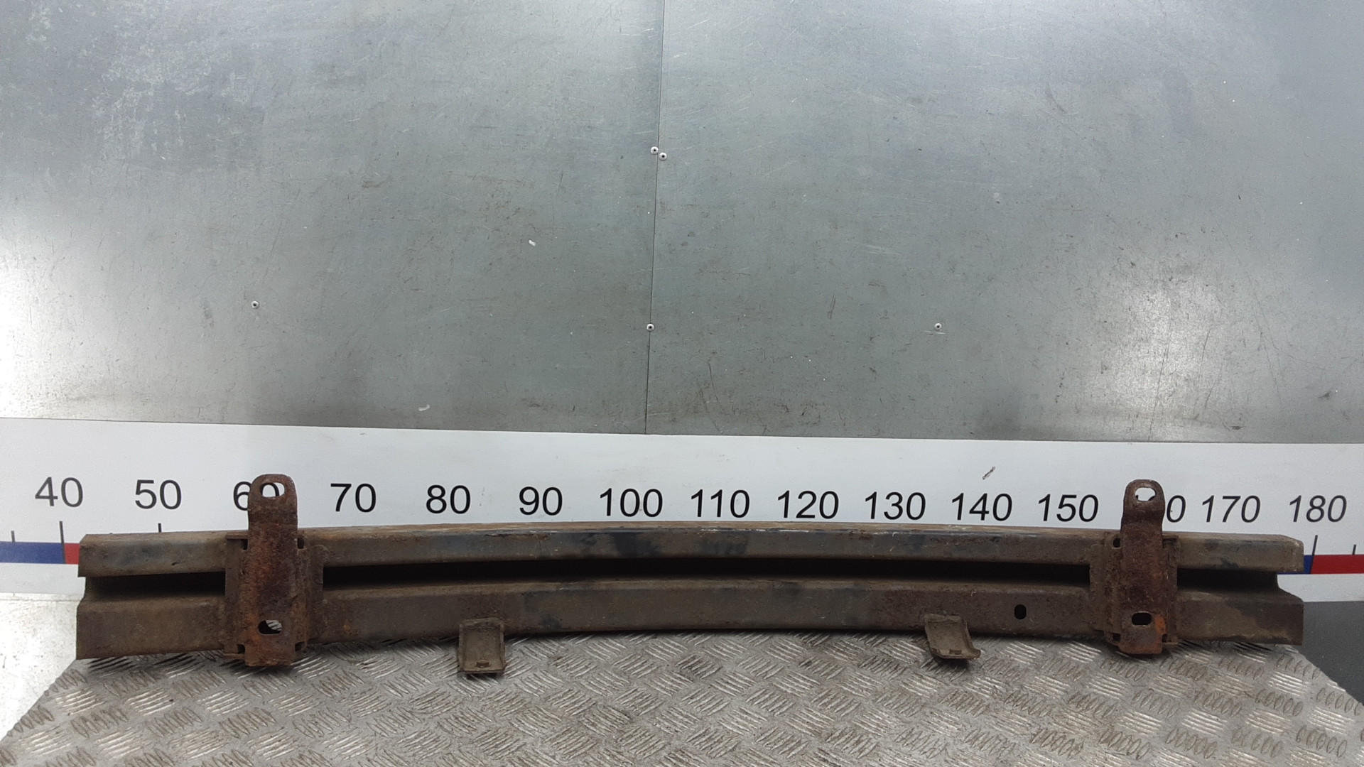 Кронштейн усилителя переднего бампера