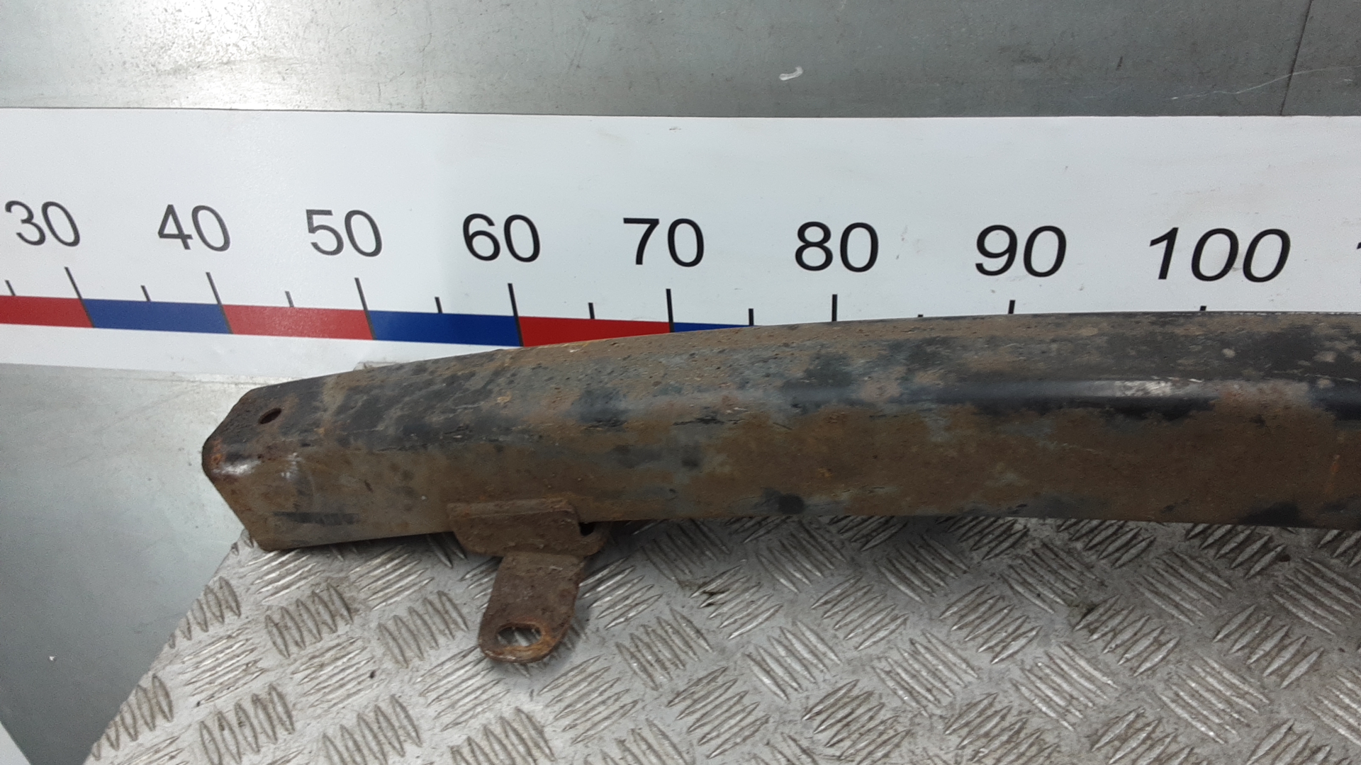 Кронштейн усилителя переднего бампера