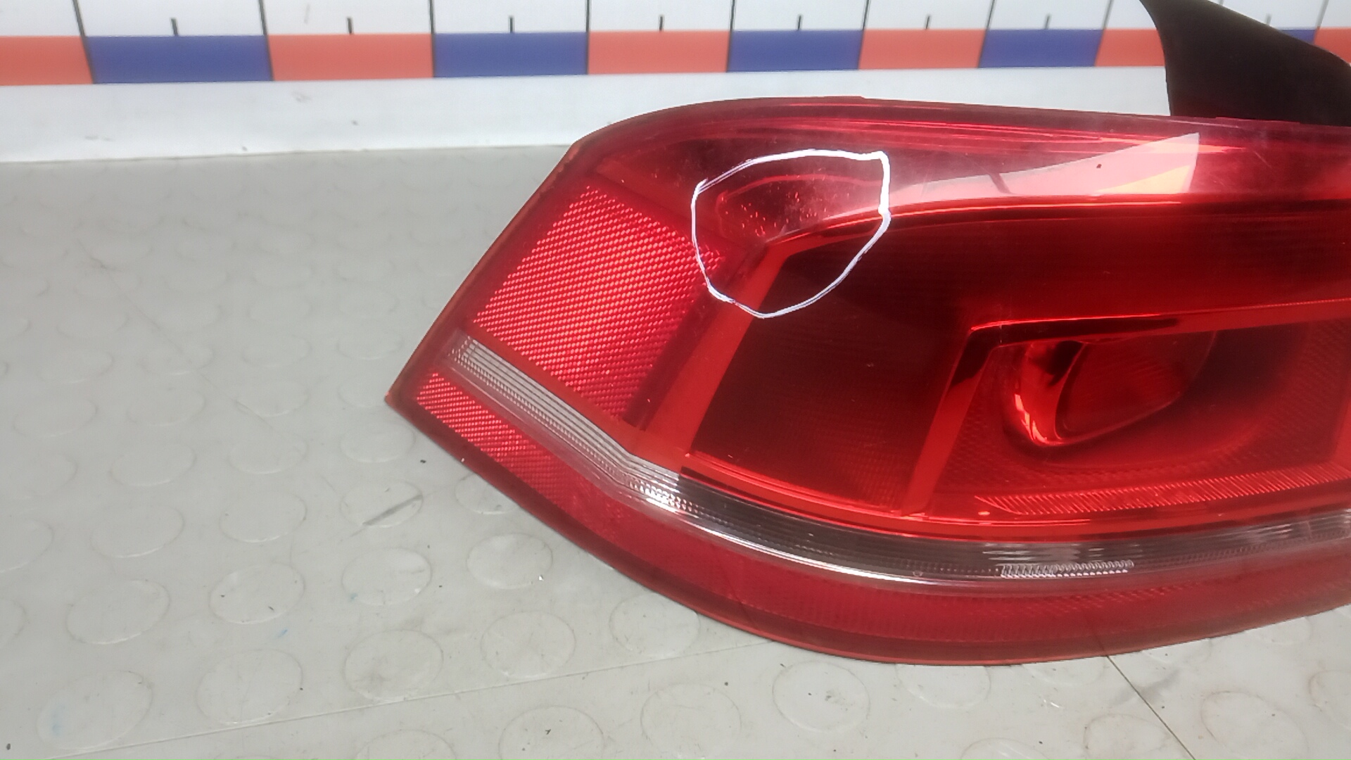 Фонарь задний левый