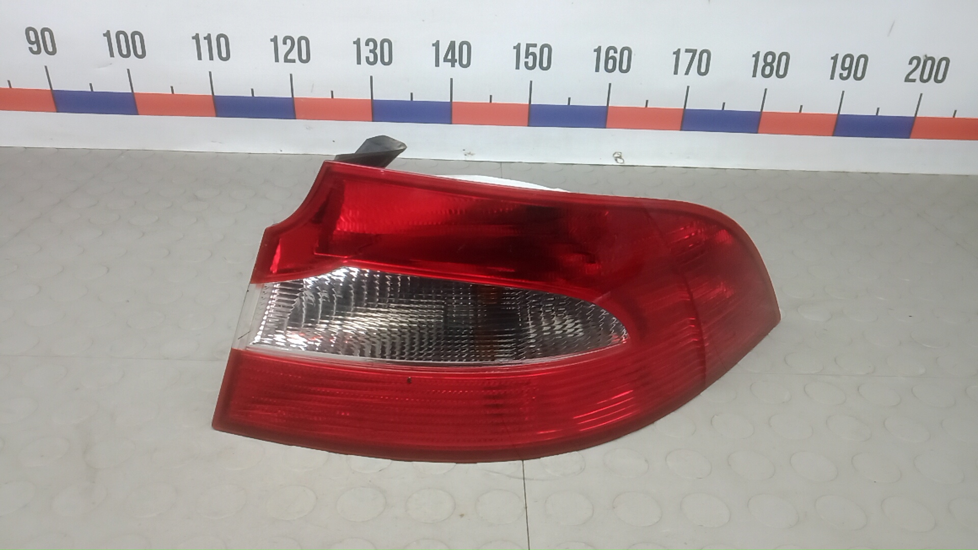 Фонарь задний правый