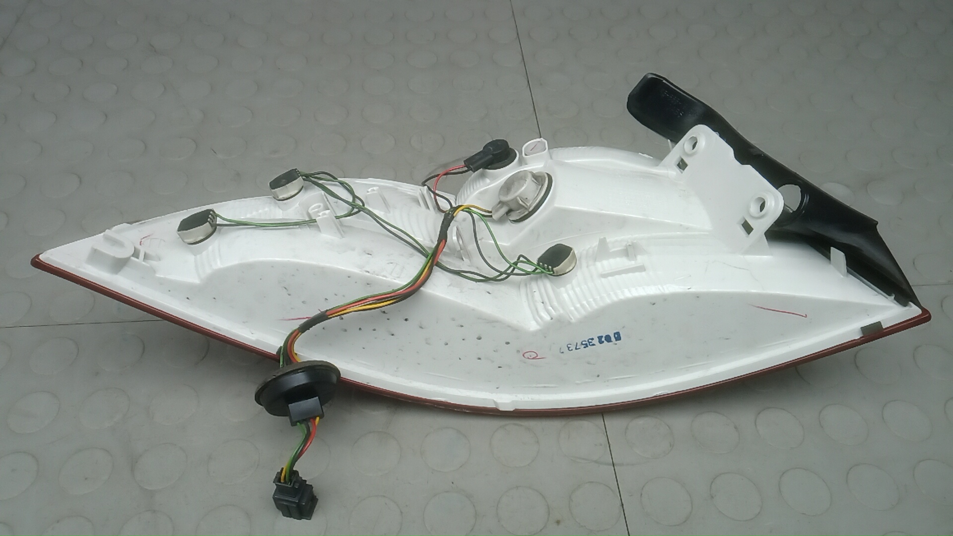 Фонарь задний правый