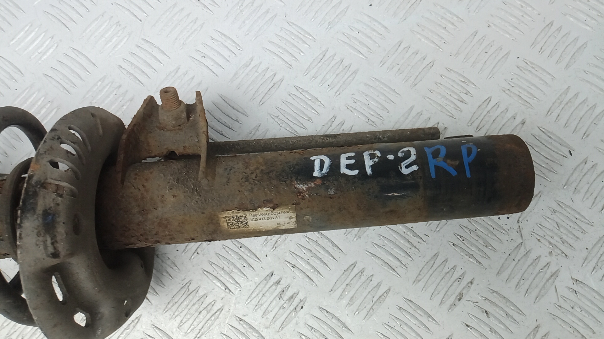 Амортизатор передний правый