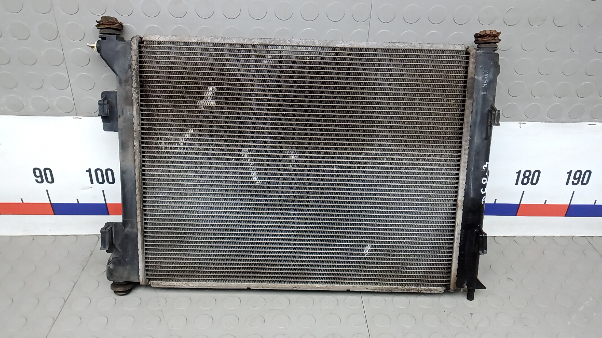 Радиатор охлаждения двигателя основной