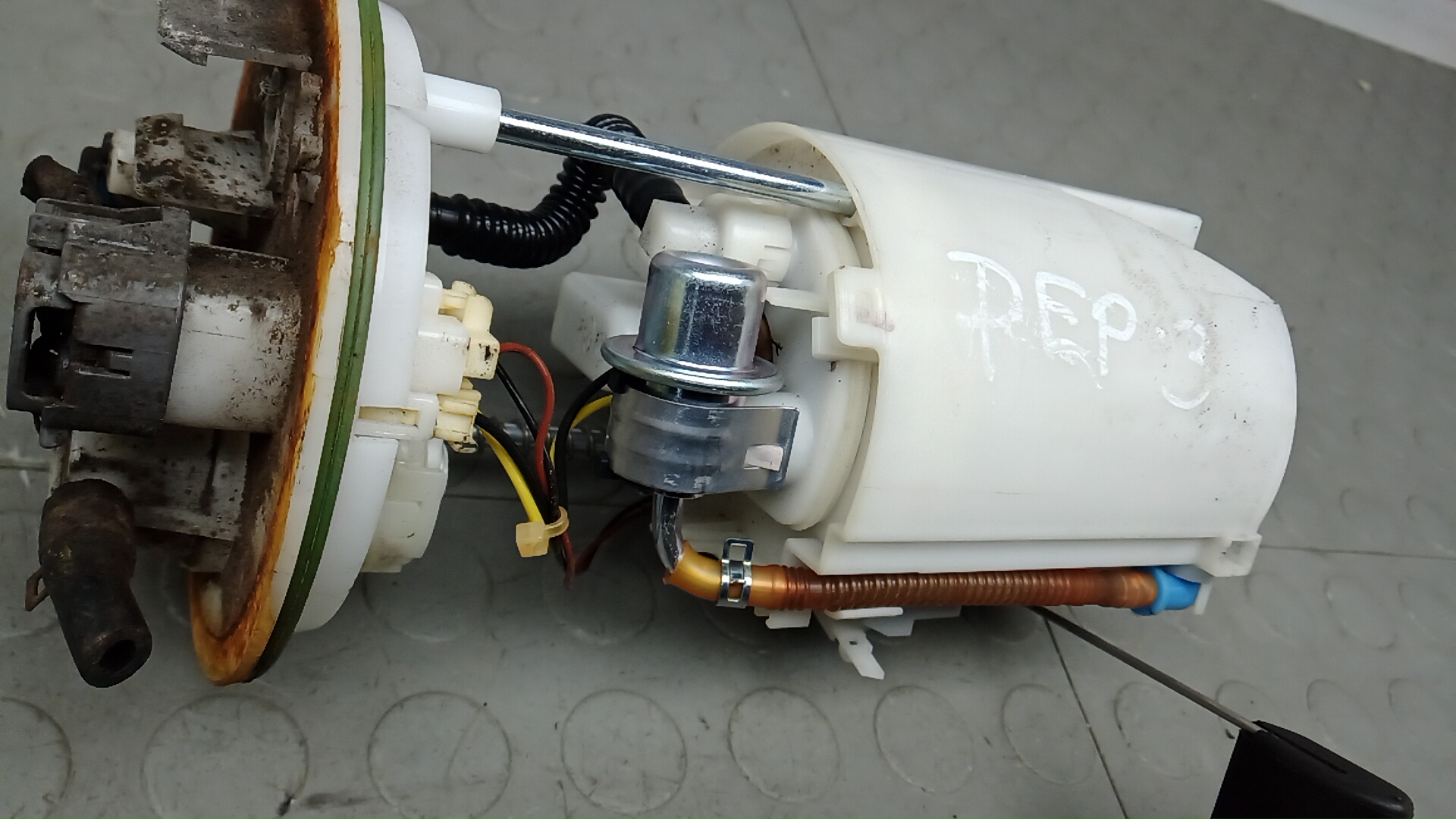 Насос топливный электрический