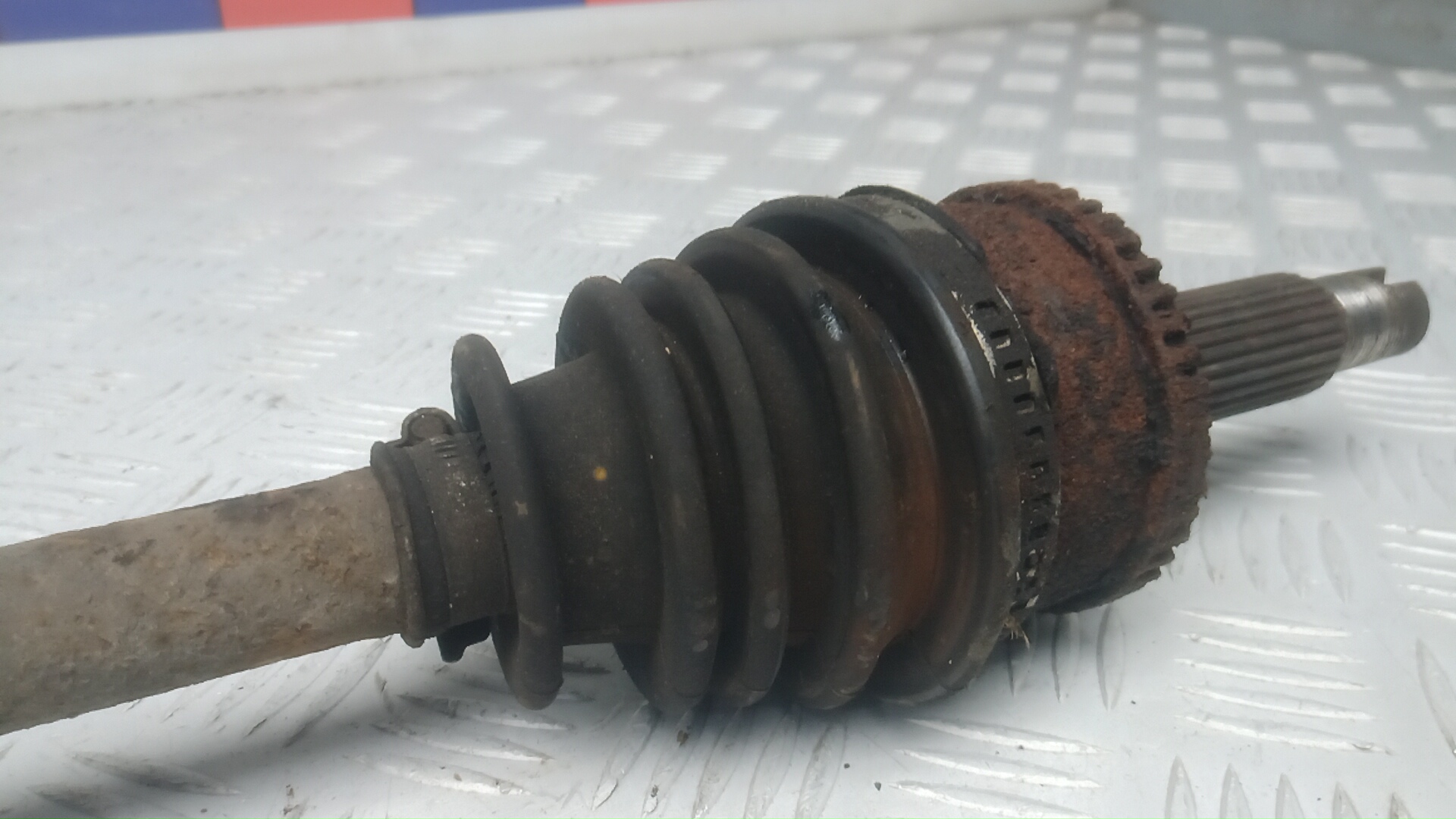 Полуось передняя правая