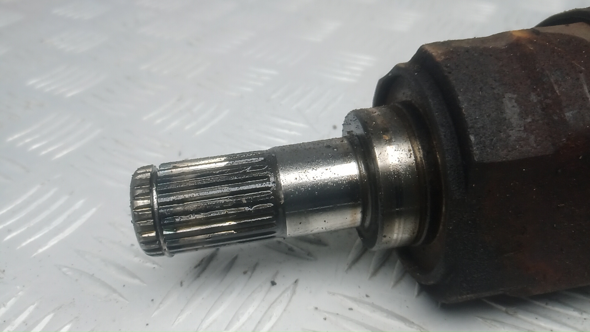 Полуось передняя правая