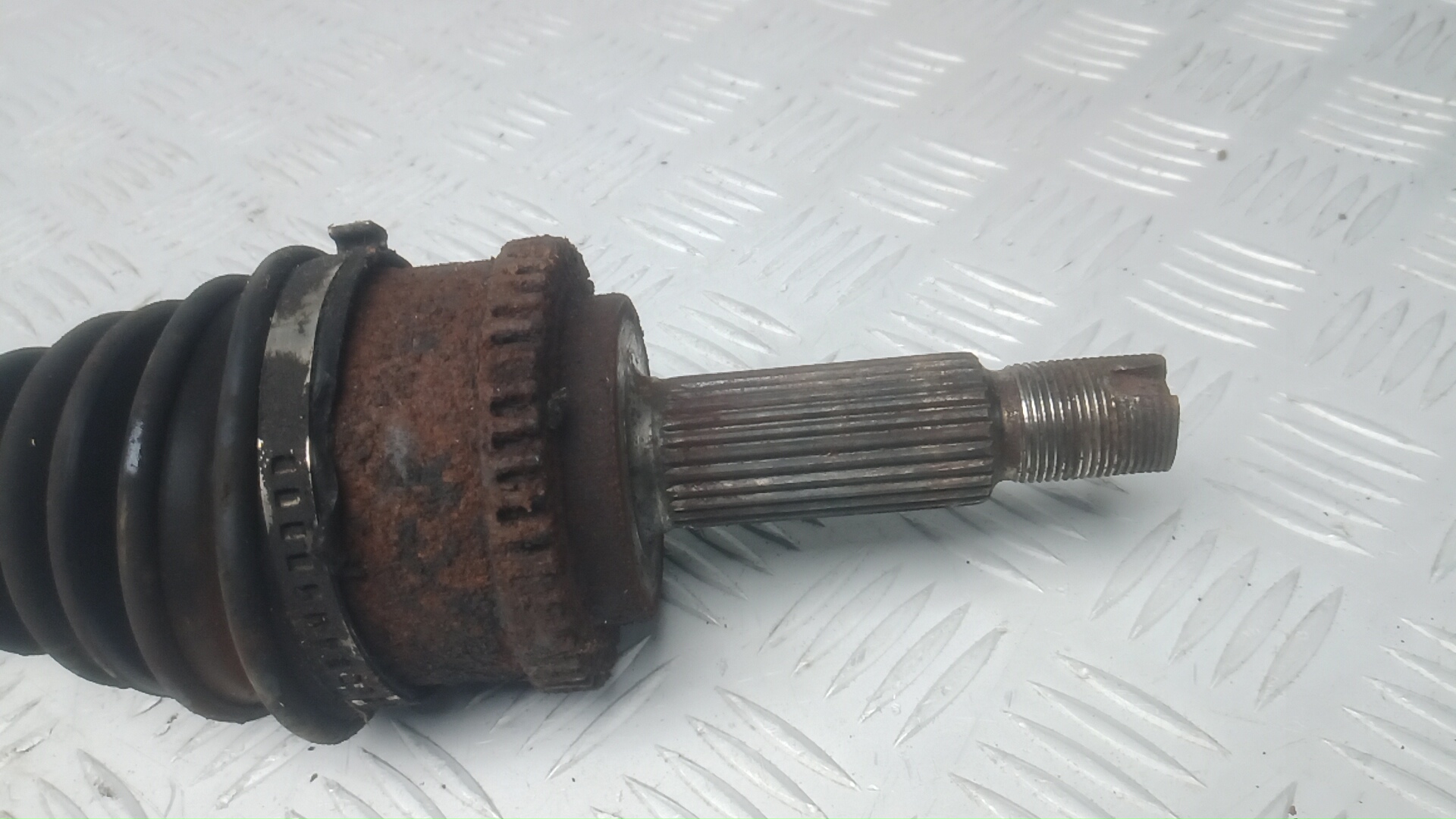 Полуось передняя правая