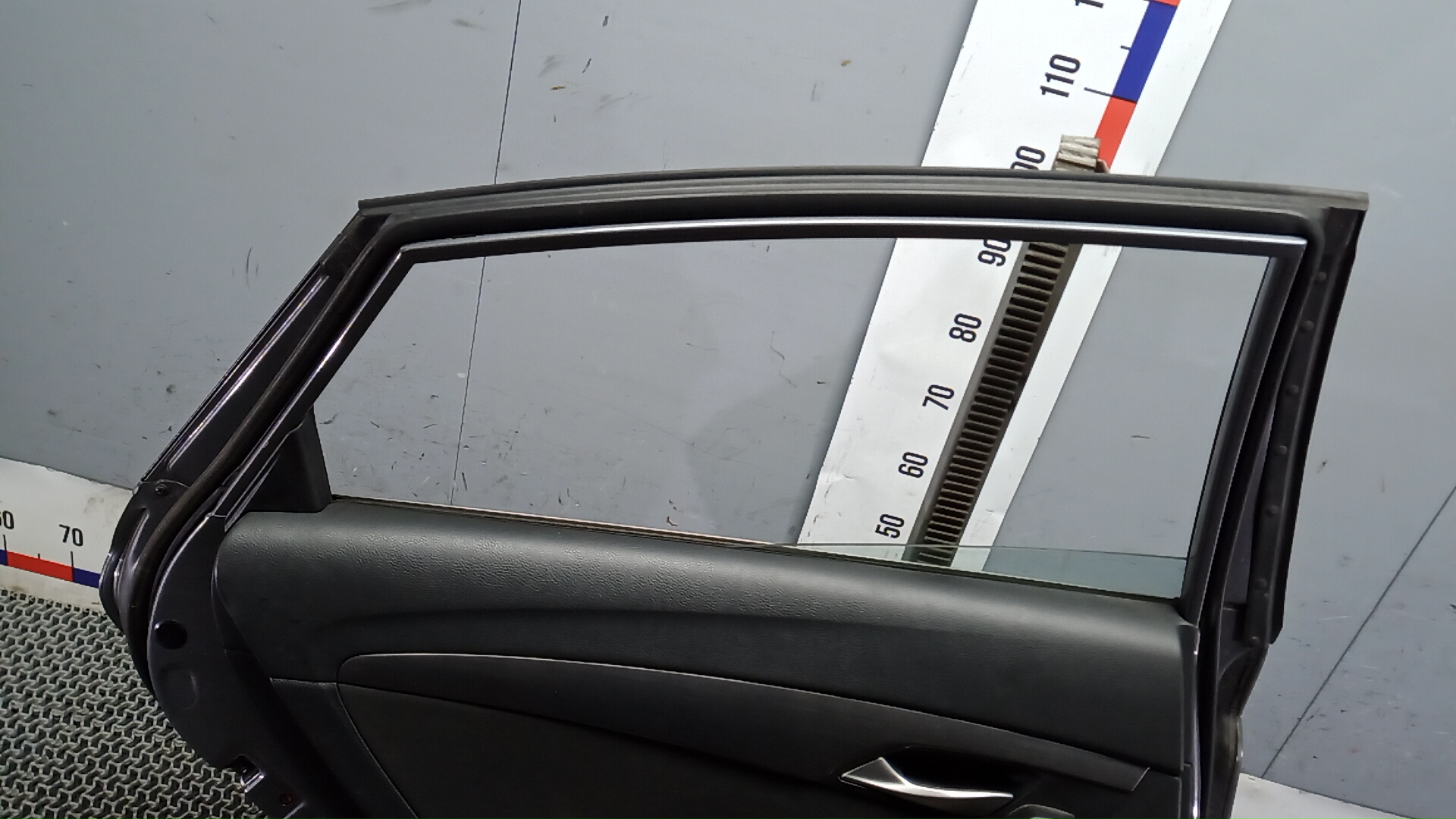 Дверь задняя левая