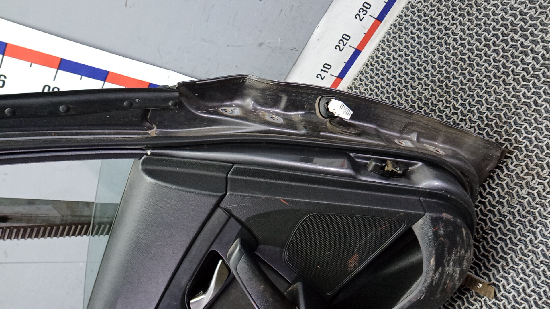 Дверь задняя левая