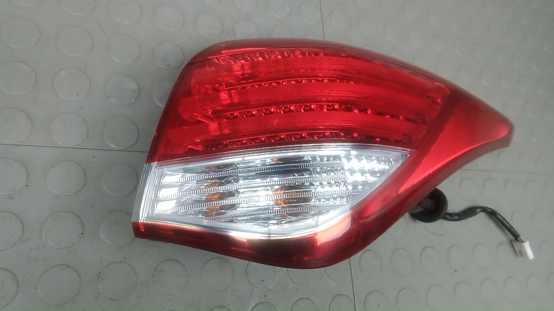 Фонарь задний правый