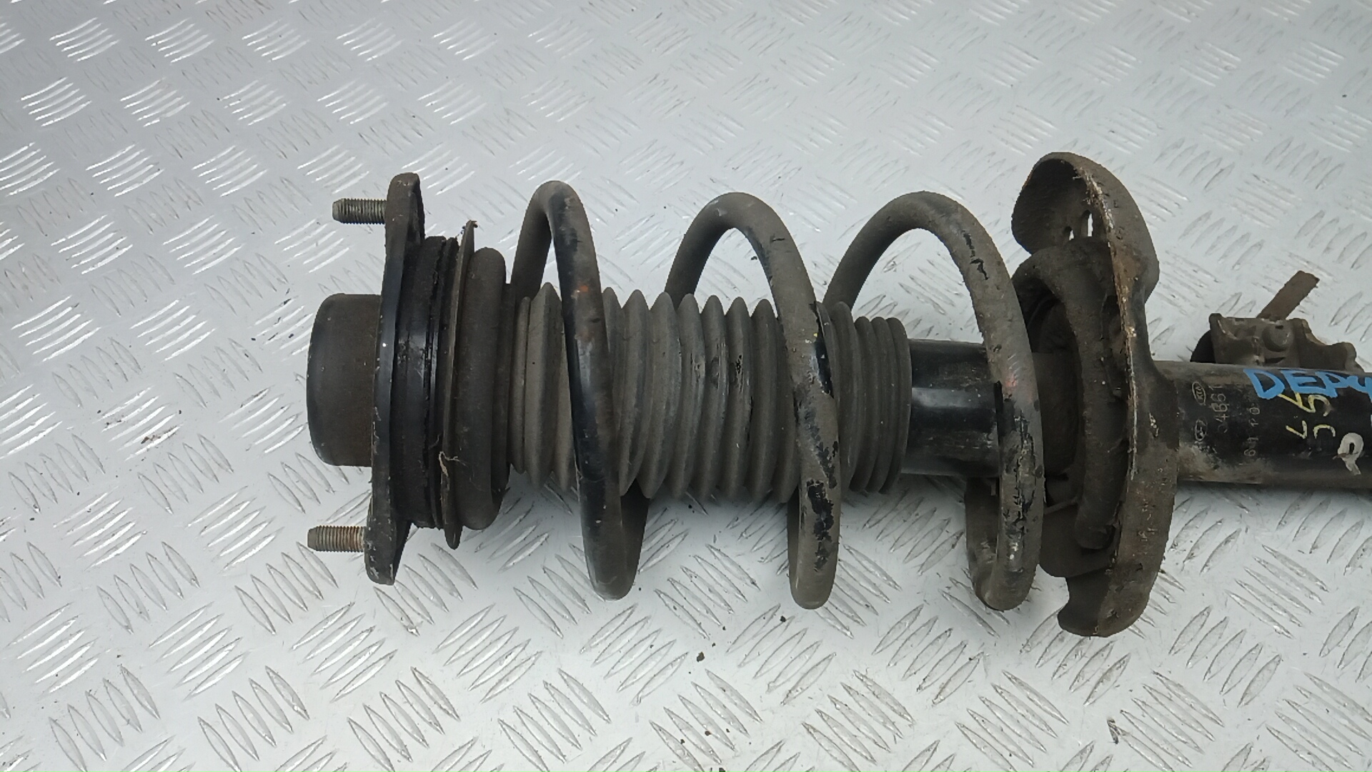 Амортизатор передний правый