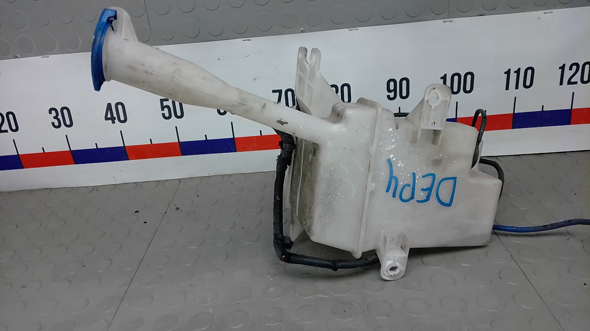 Бачок омывателя лобового стекла