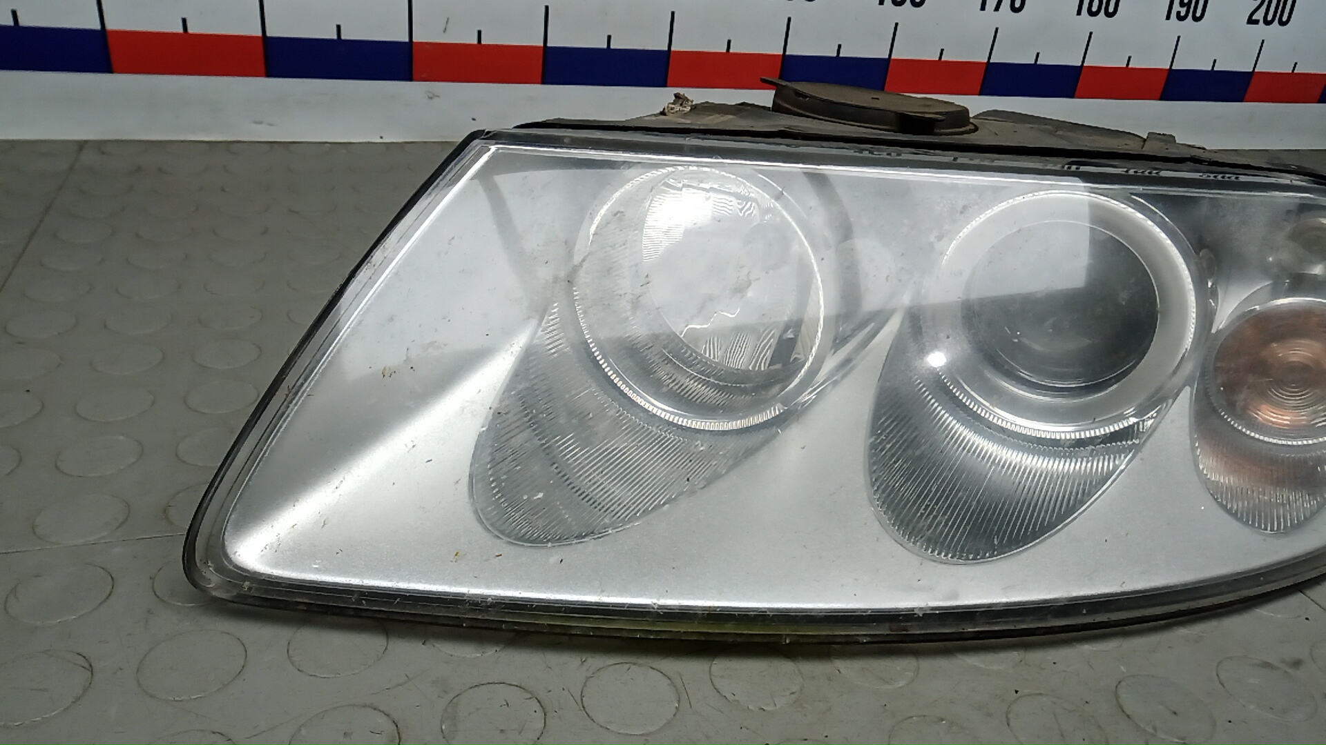 Фара левая