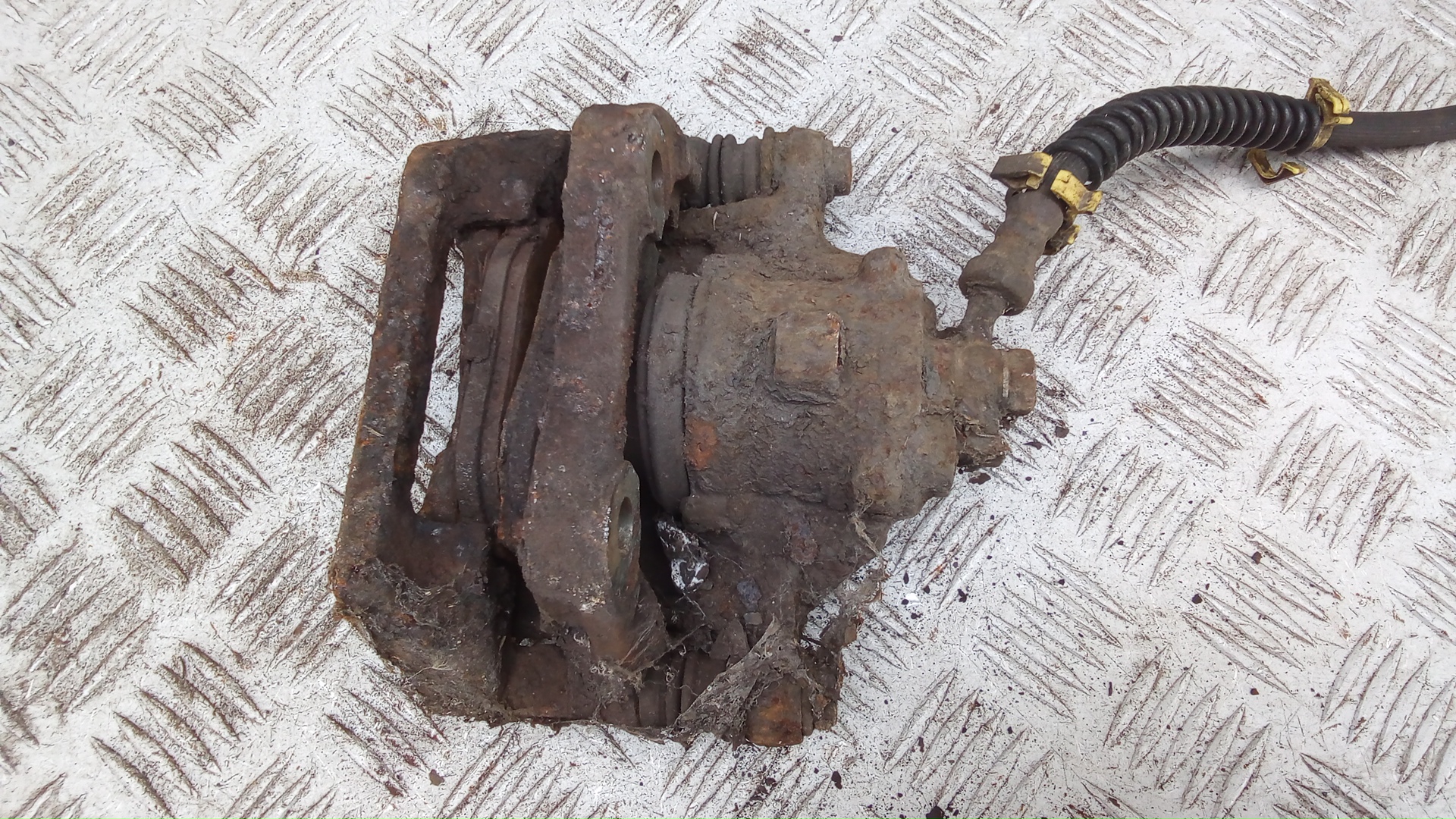 Суппорт задний правый