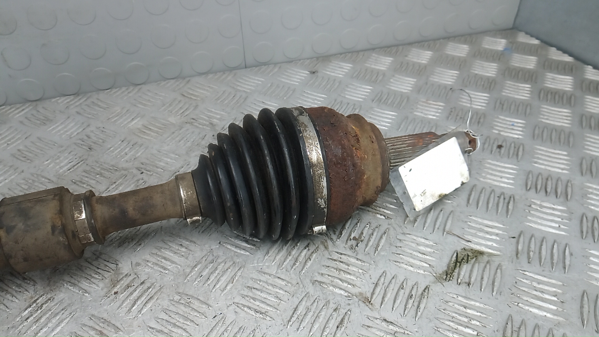 Полуось передняя левая