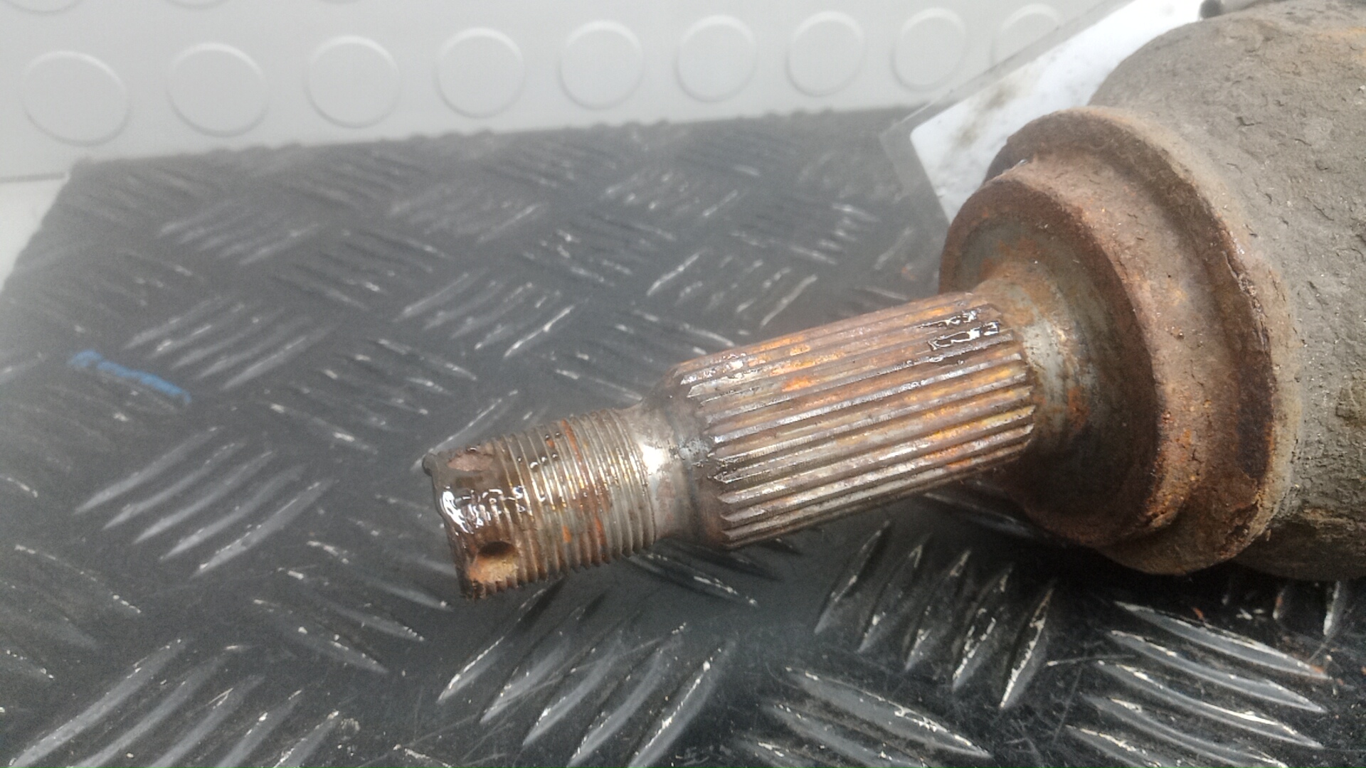 Полуось передняя правая