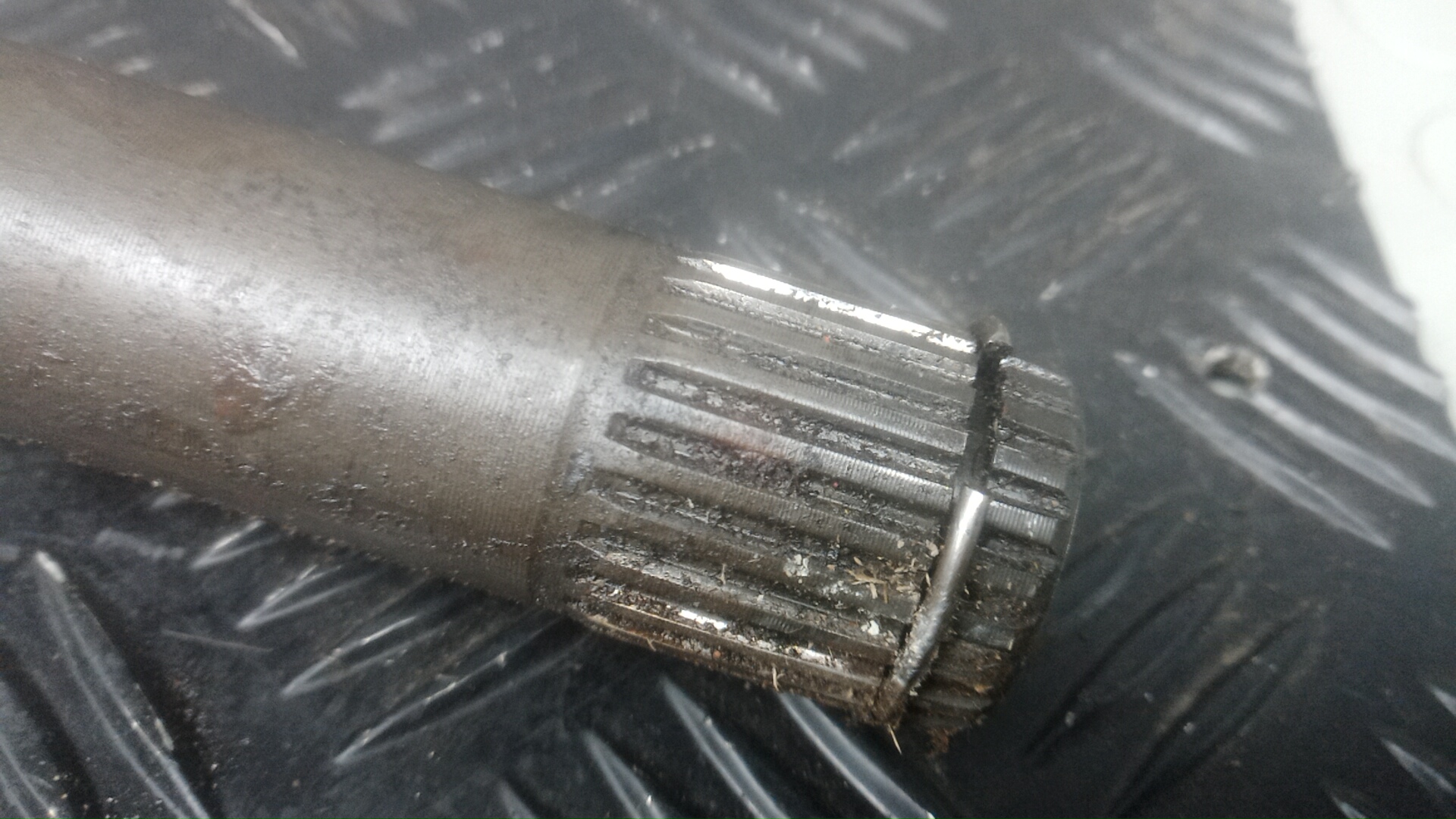 Полуось передняя правая