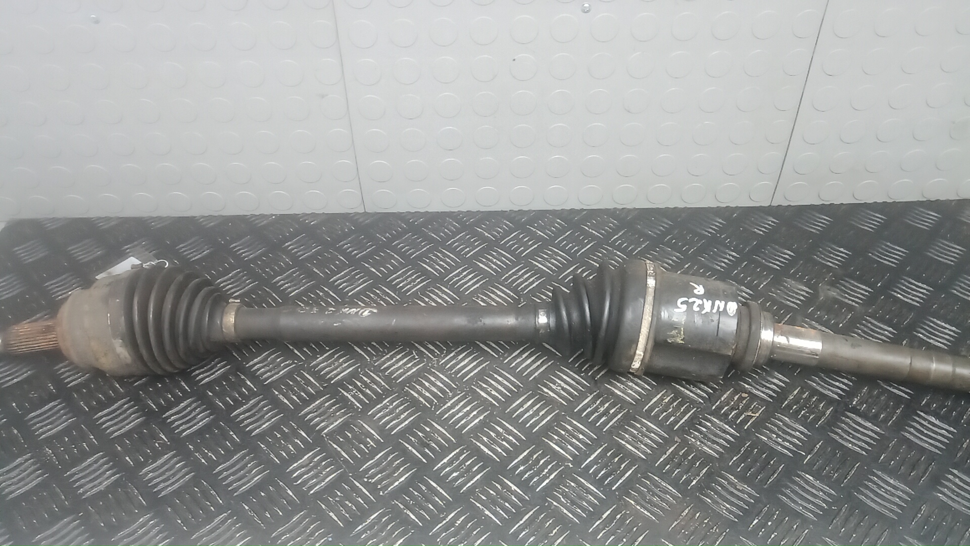 Полуось передняя правая