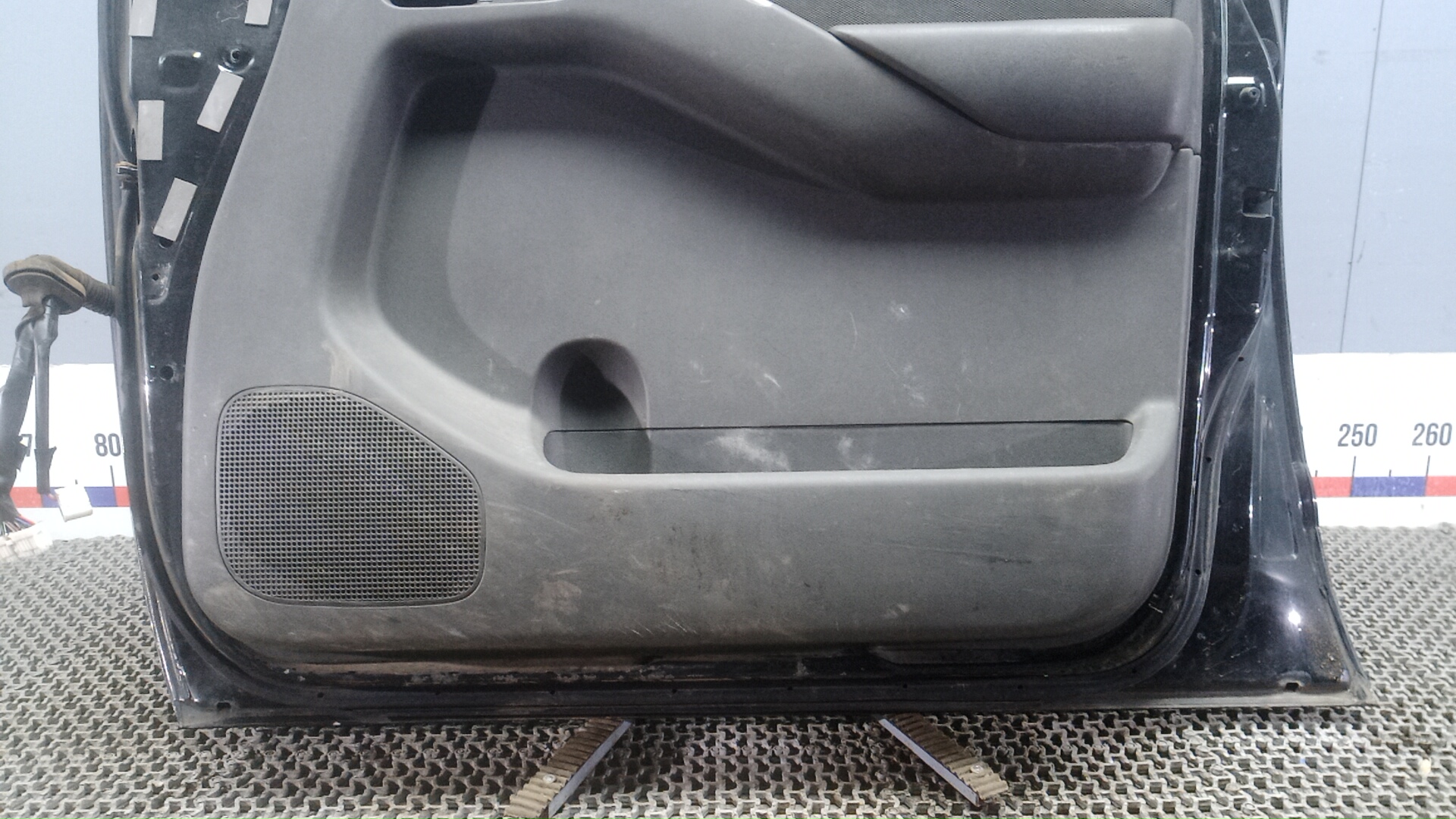 Дверь передняя правая