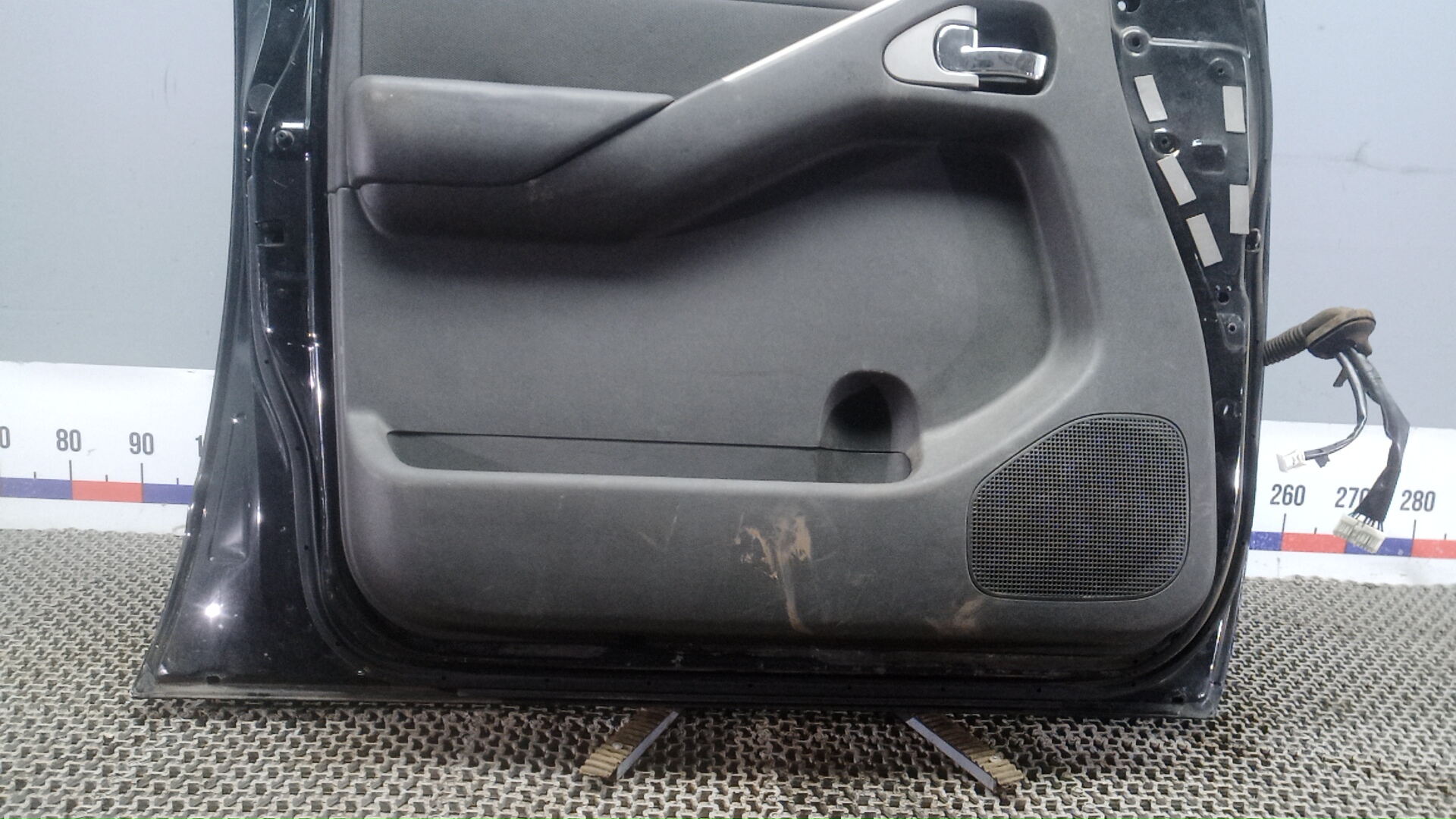 Дверь передняя левая