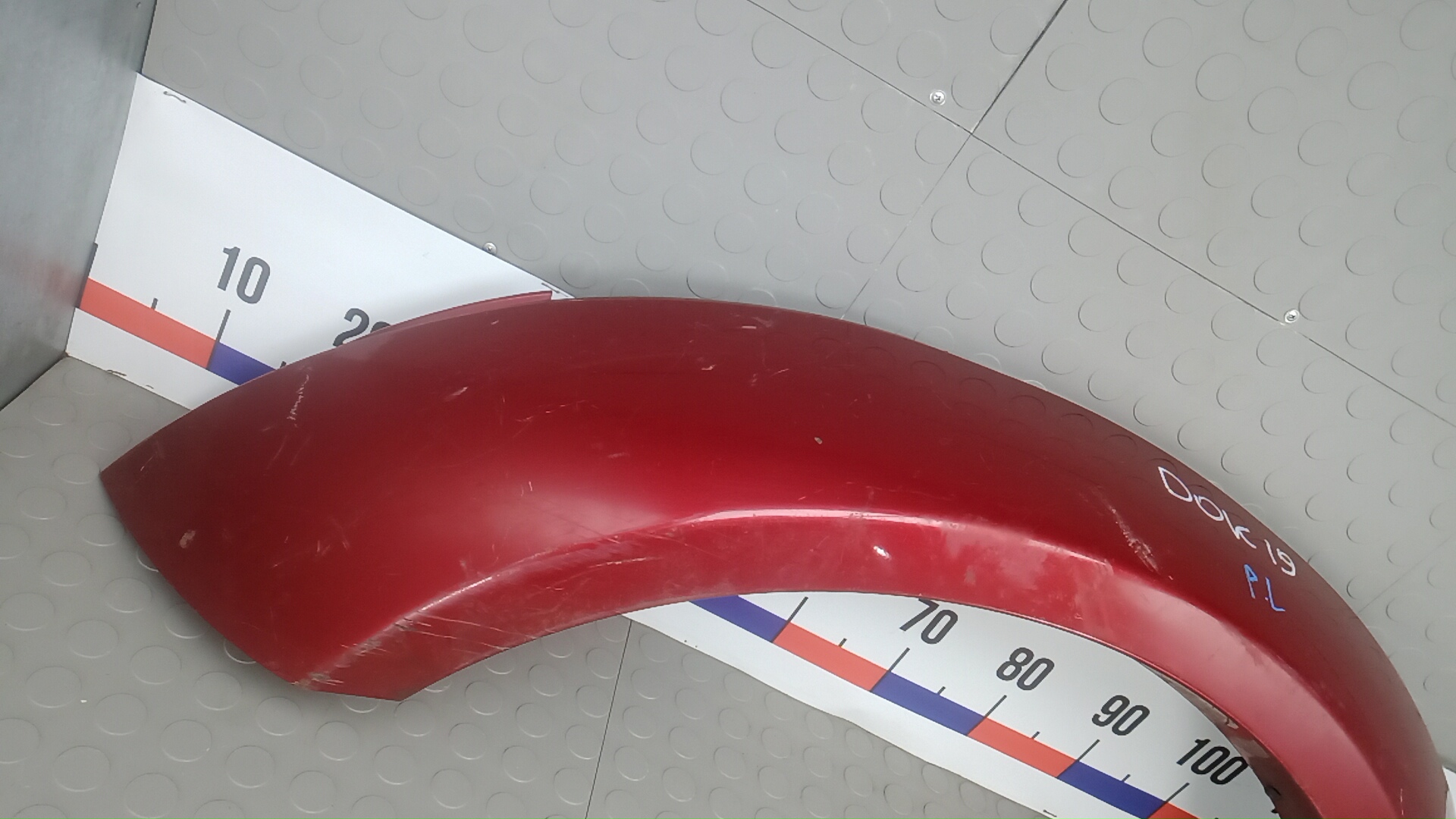 Накладка переднего крыла левого