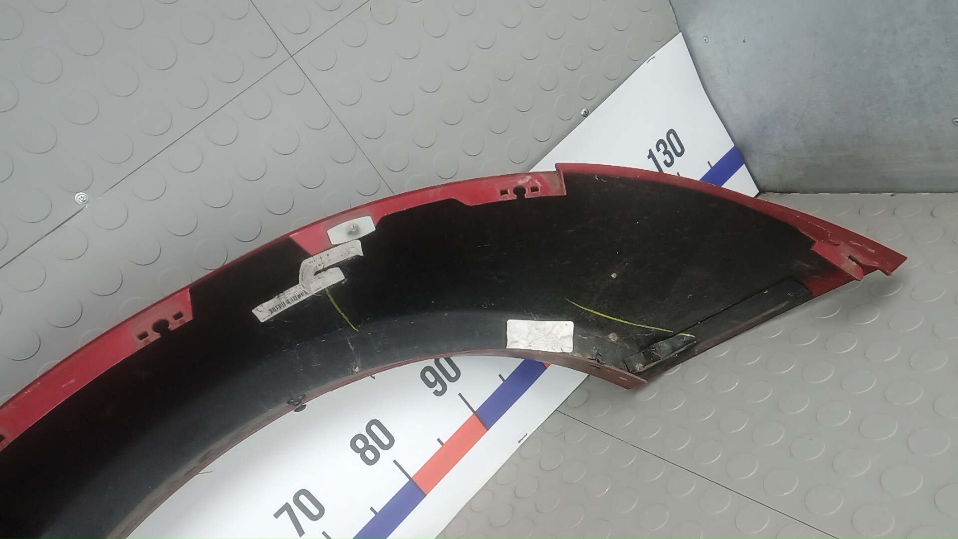 Накладка переднего крыла левого