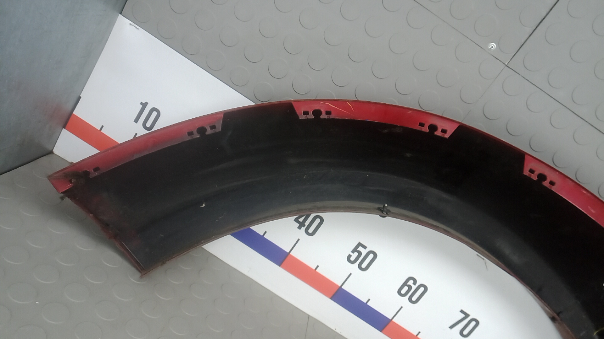 Накладка переднего крыла левого