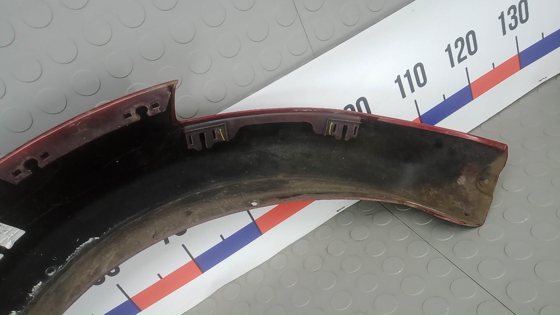 Молдинг заднего крыла правого