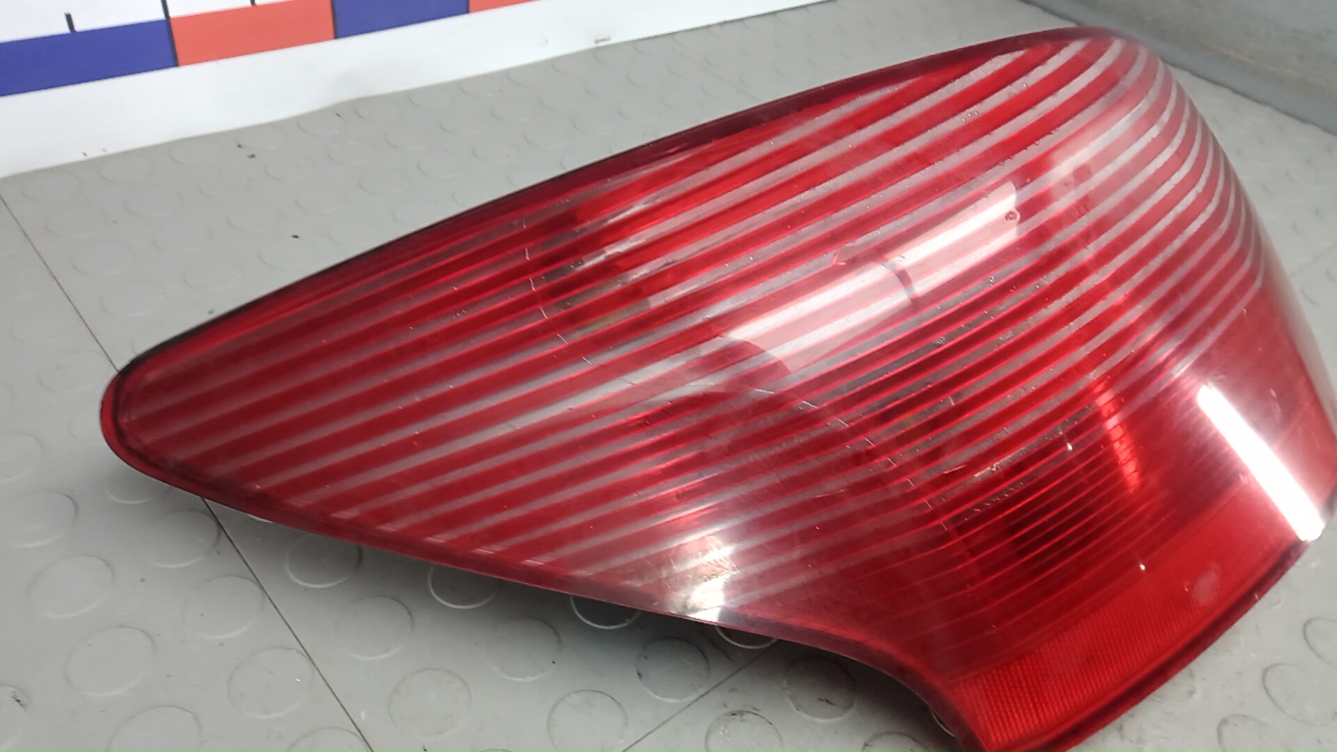 Фонарь задний левый