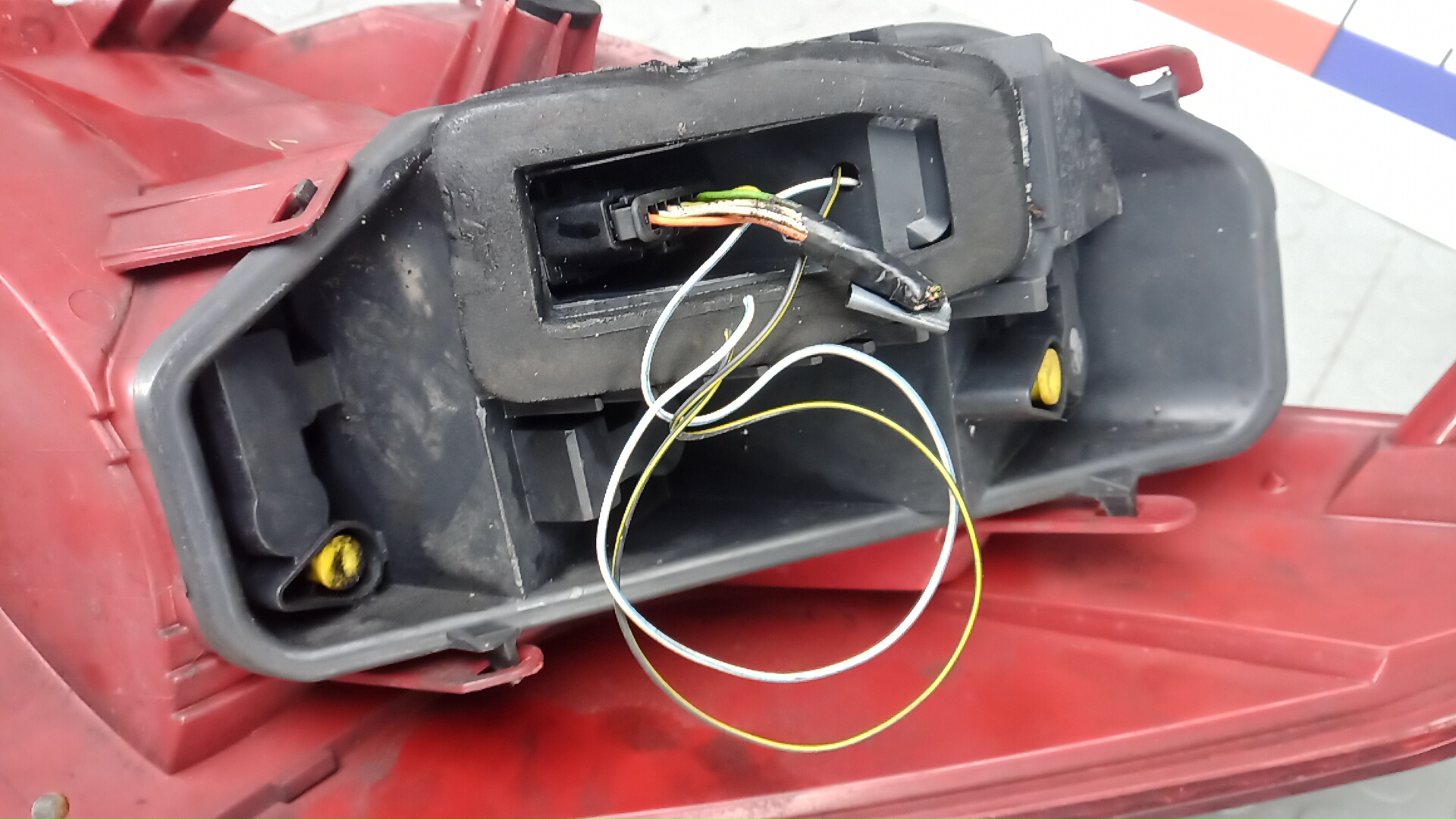 Фонарь задний левый