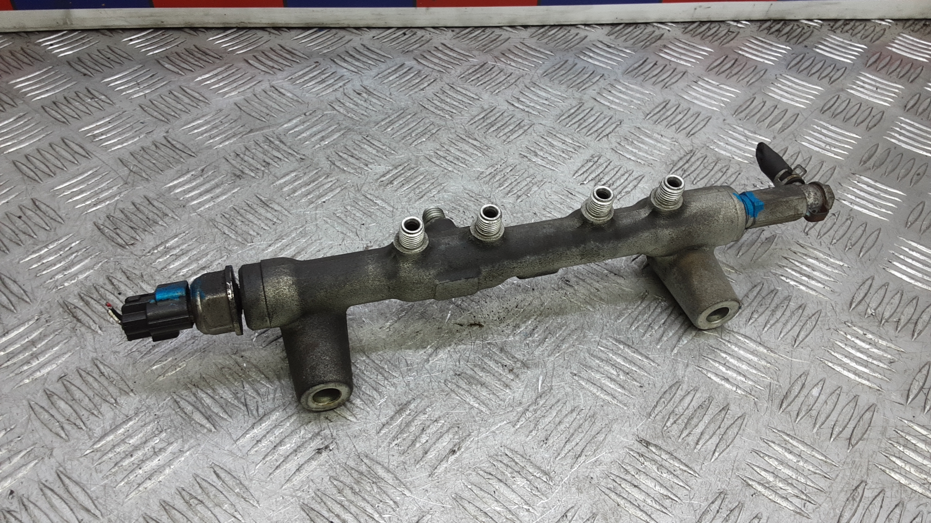 Рейка топливная (рампа)