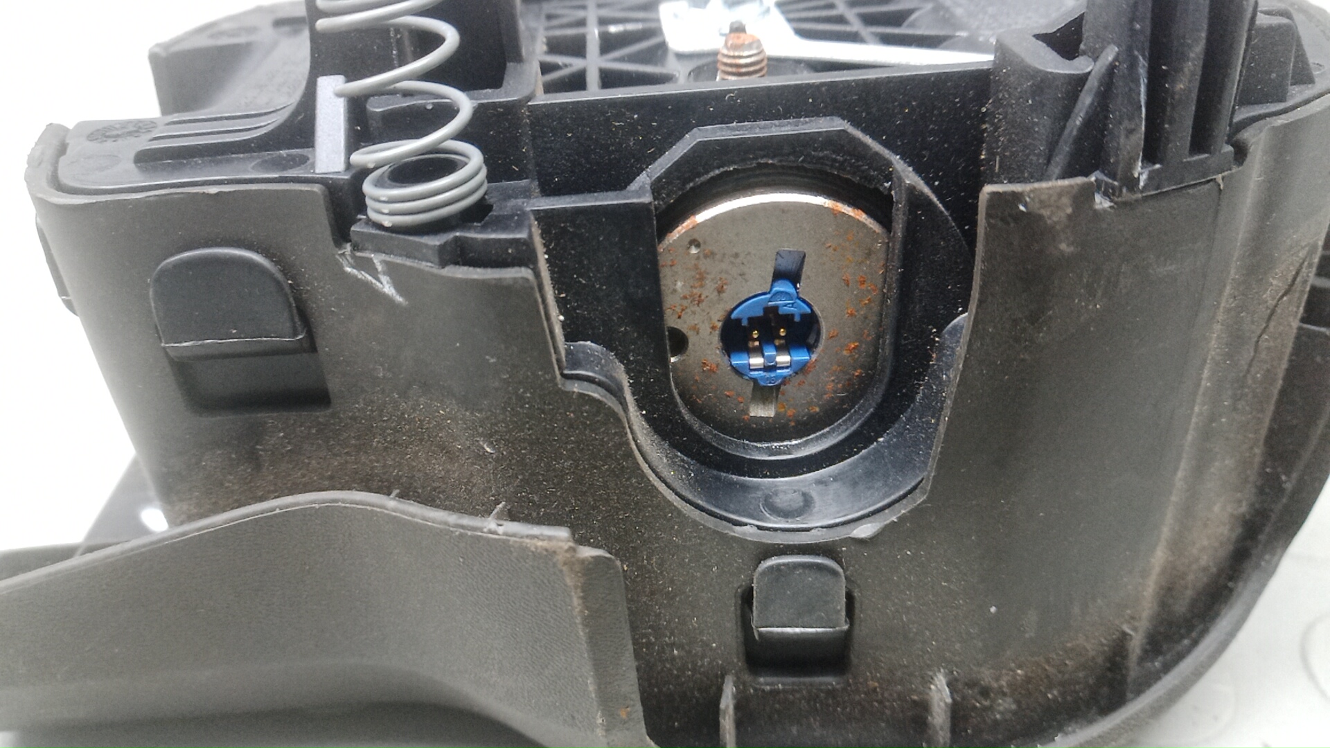 Подушка безопасности в рулевое колесо