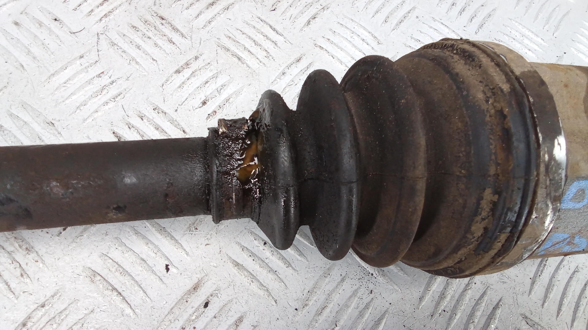 Полуось передняя правая