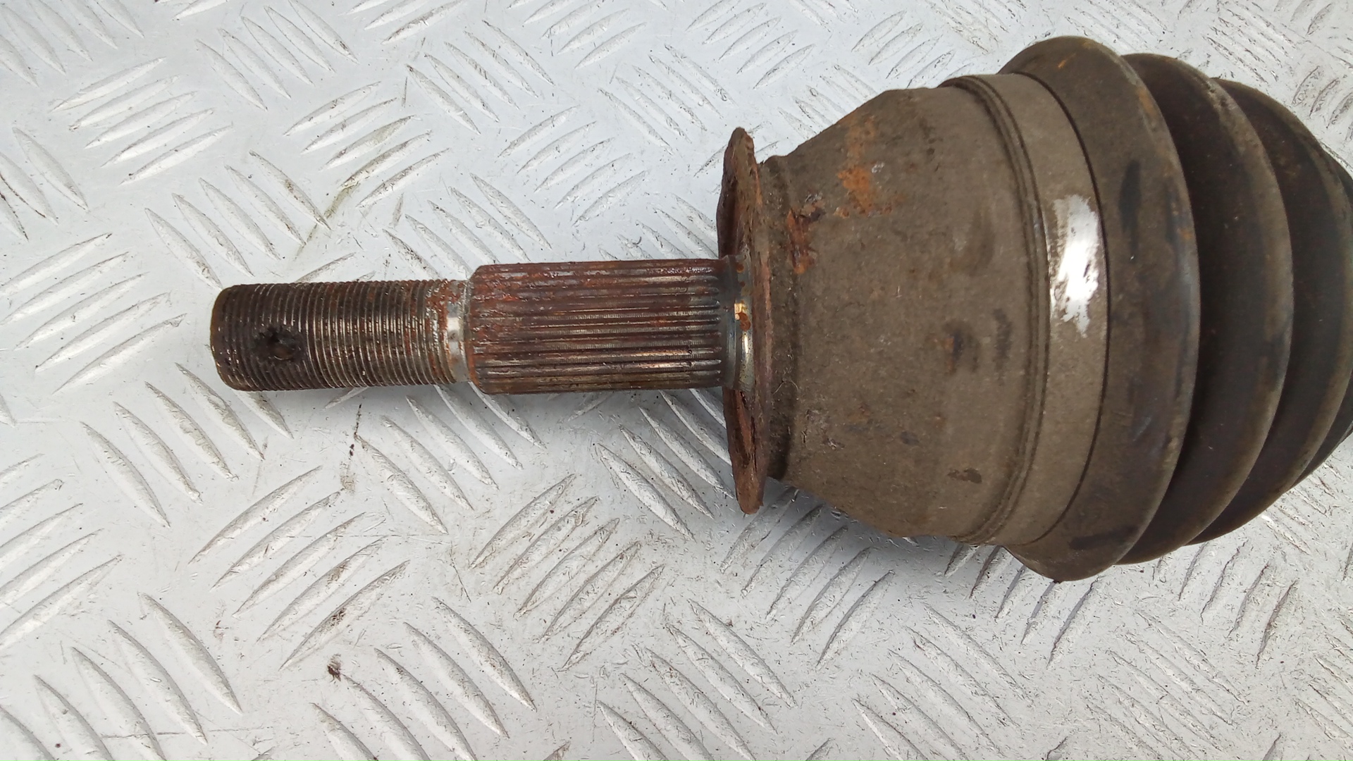 Полуось передняя правая