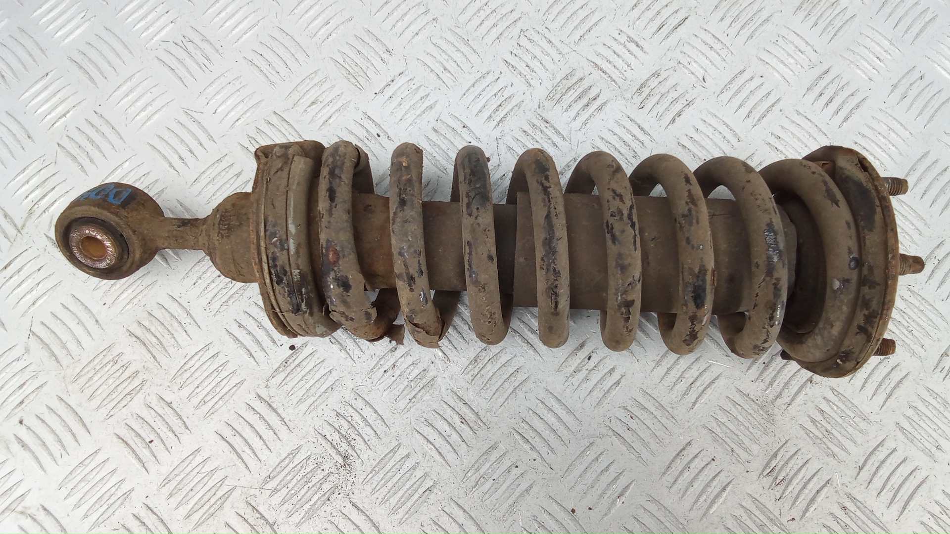 Амортизатор передний правый