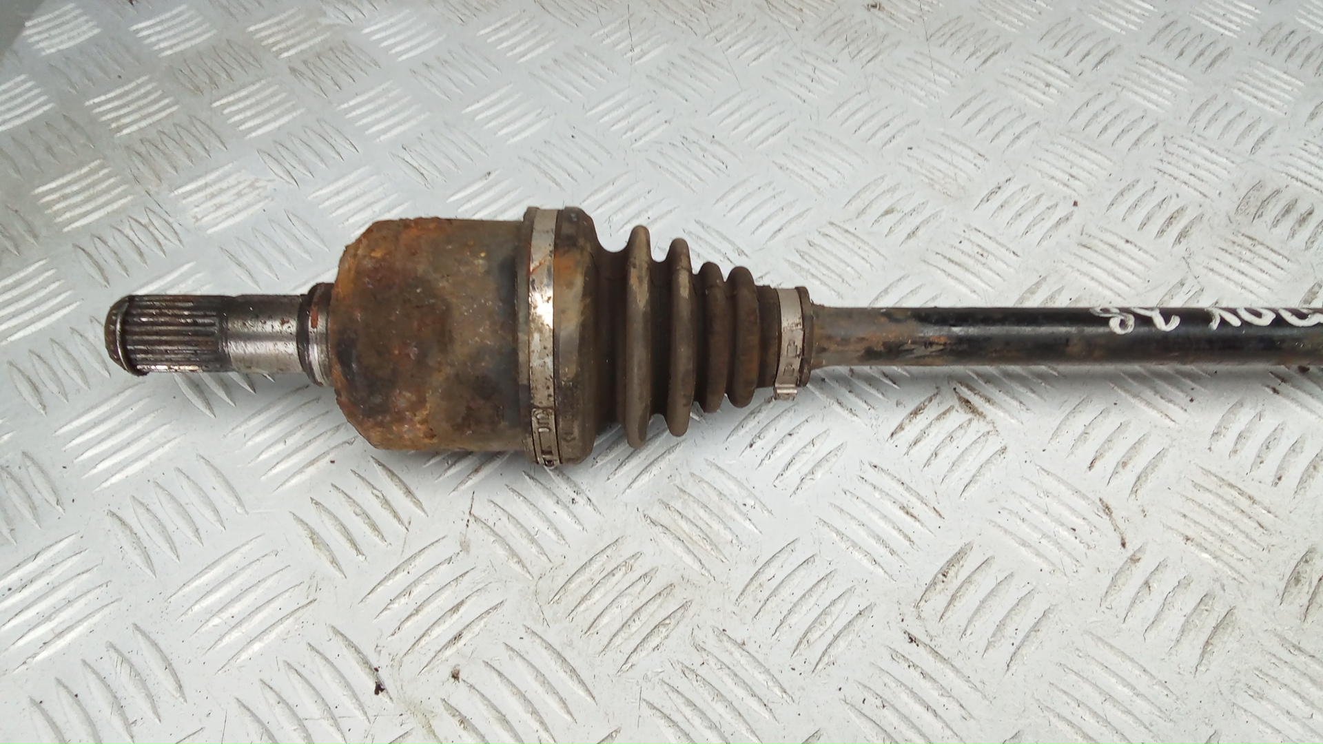 Полуось задняя левая