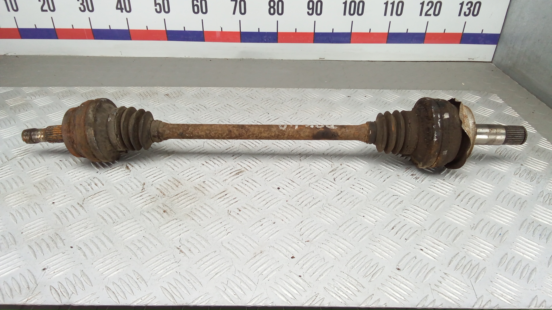 Полуось задняя левая