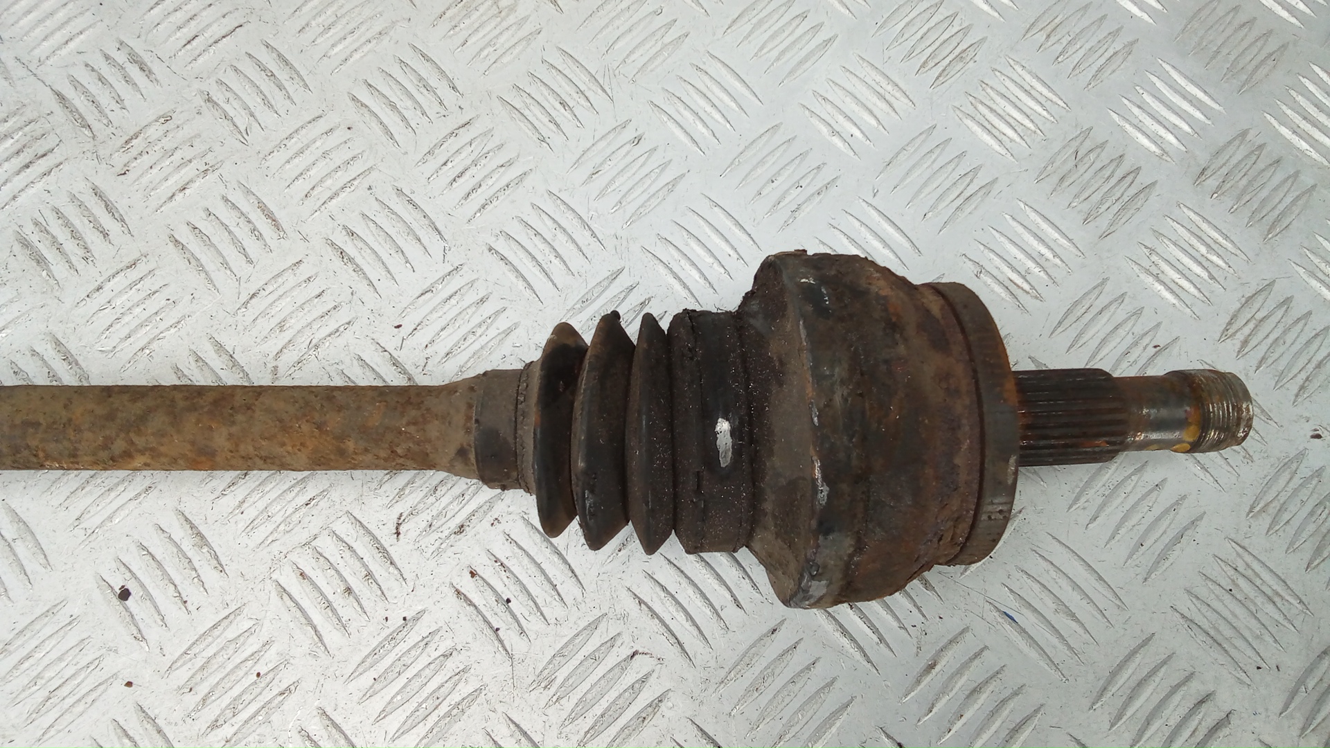 Полуось задняя правая